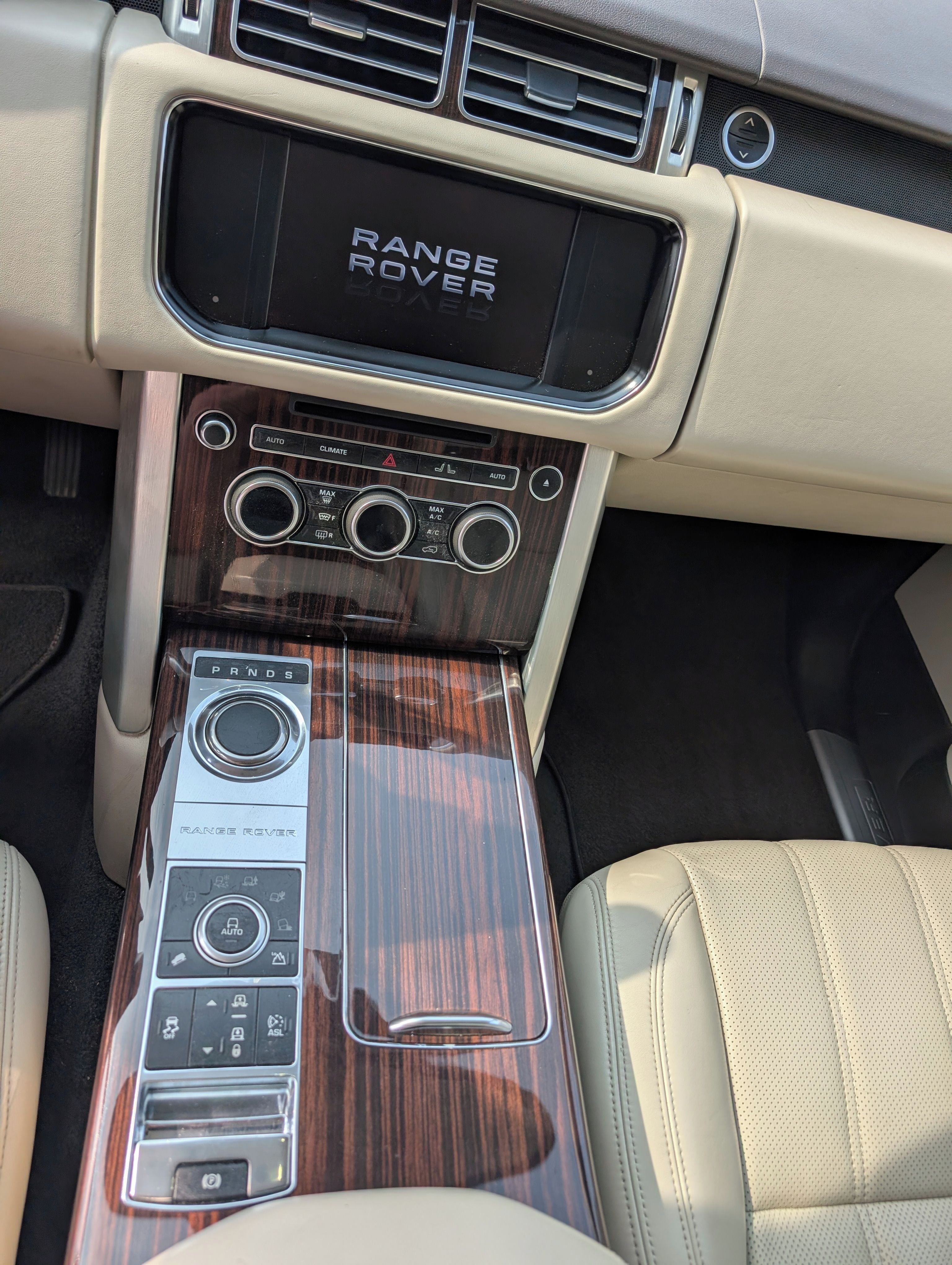 Land Rover Range Rover, 4.4SDV8, servisováno - fotka 3