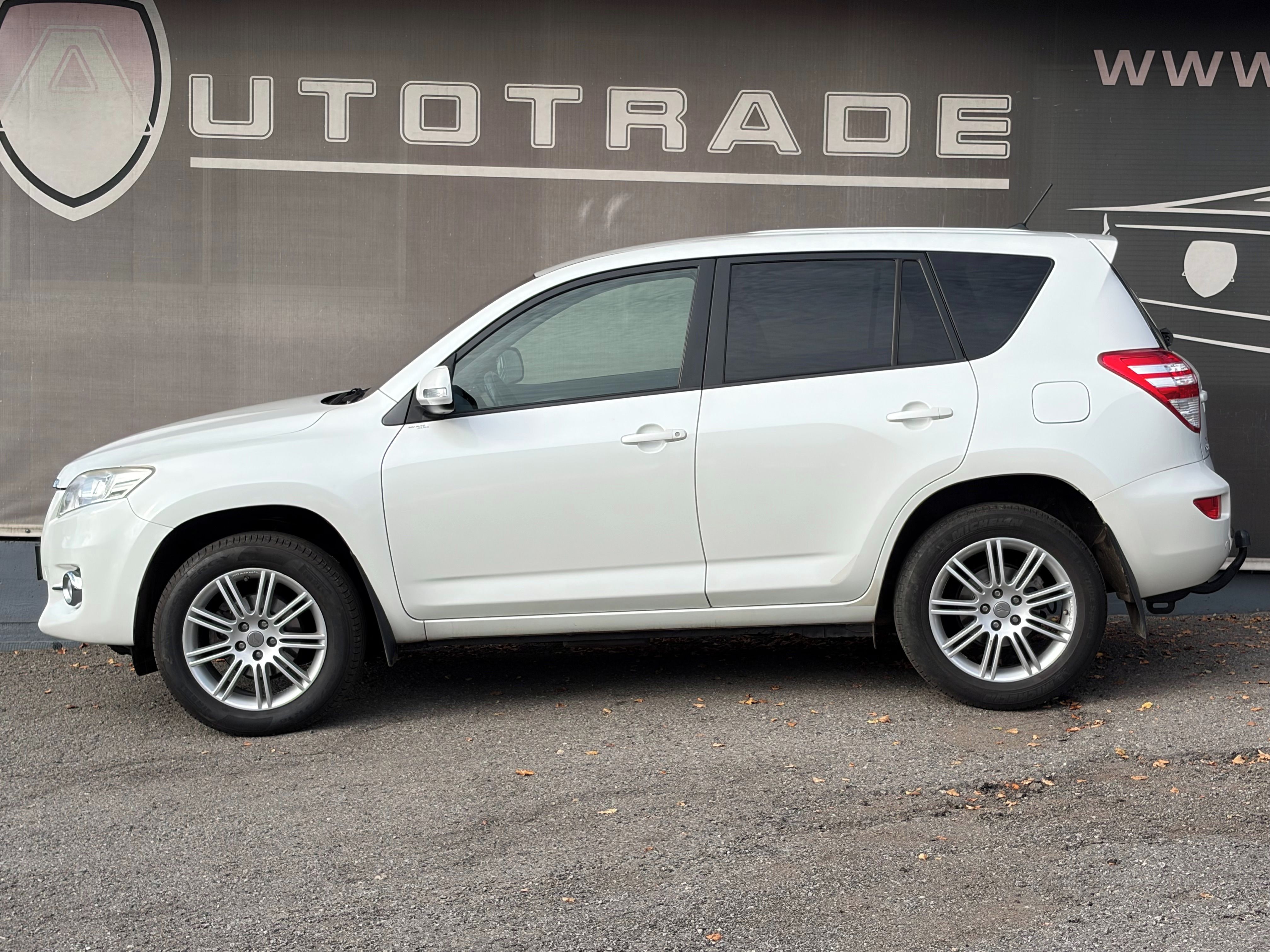 Toyota Rav4, 2.0 VVT-i, 116kW, 4x4, TAŽNÉ - fotka 2