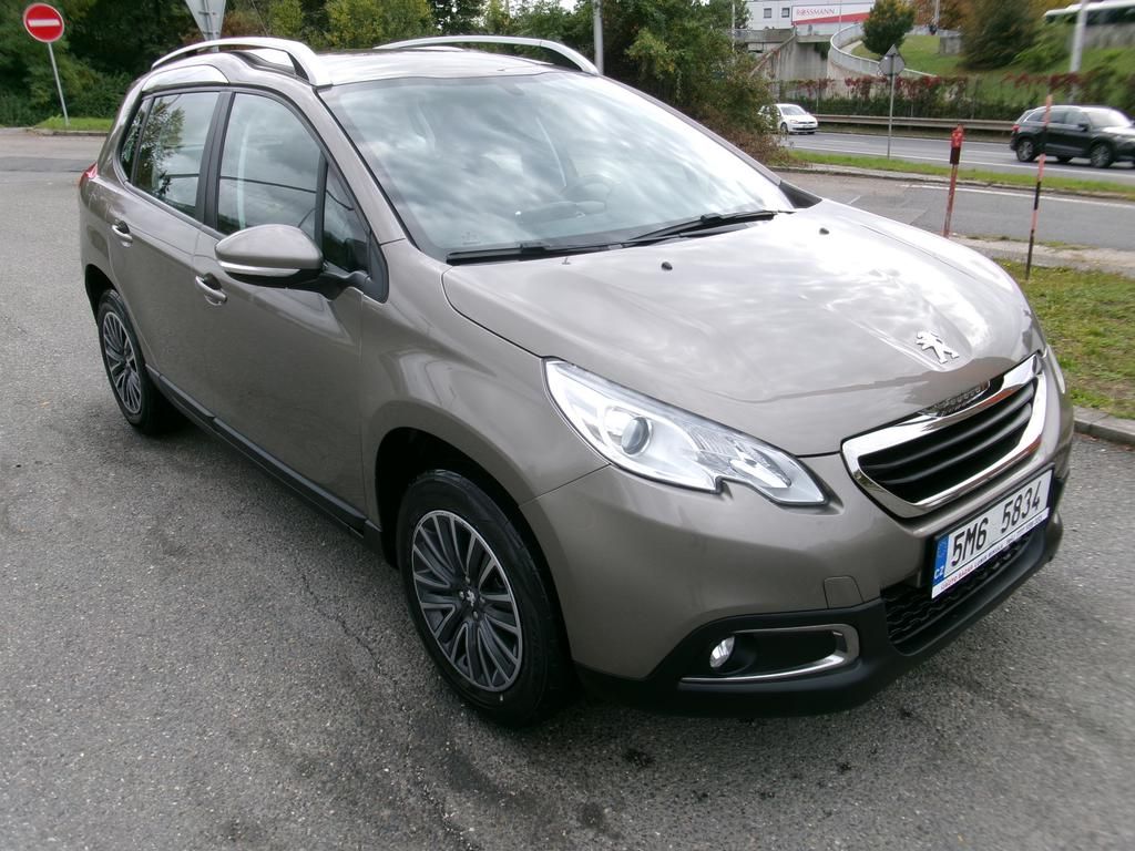 Peugeot 2008, 1.2i 81kW KOUPENO ČR,1.MAJITEL - fotka 4