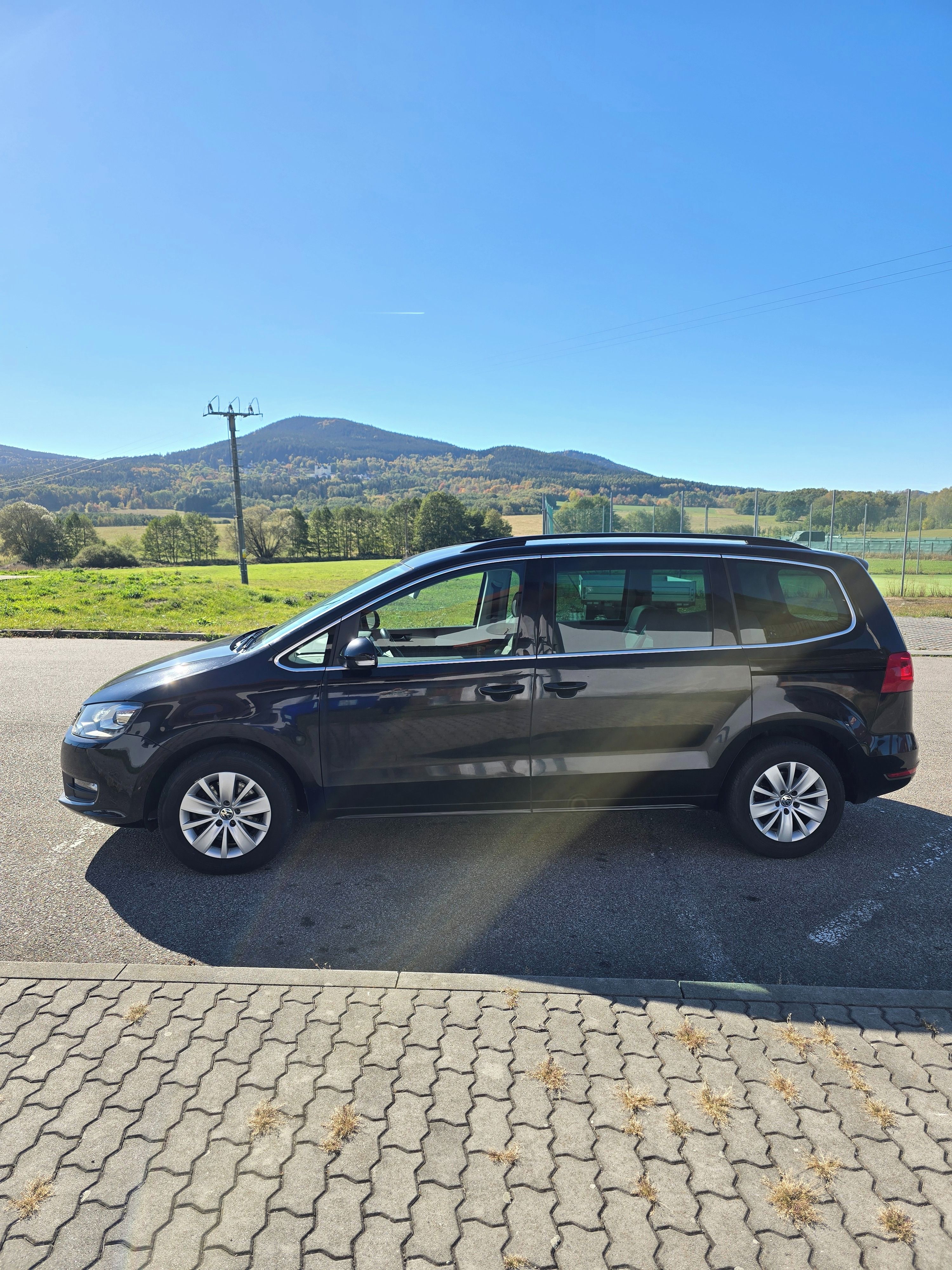 Volkswagen Sharan, 2.0 TDI Comfortline 103 kW - fotka 4