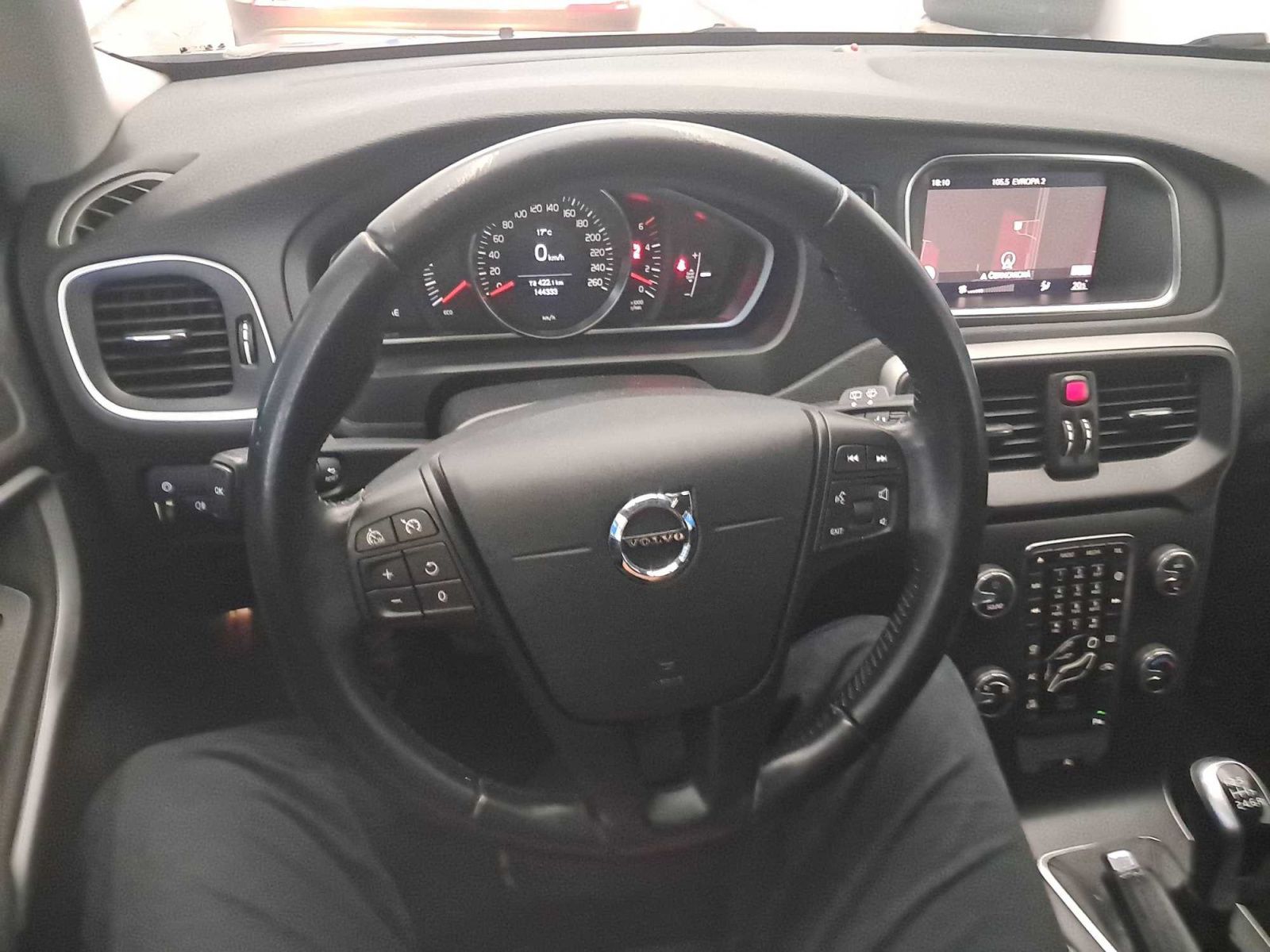 Volvo V40, 2.0 D2, Serv.kniha, Navi - fotka 3