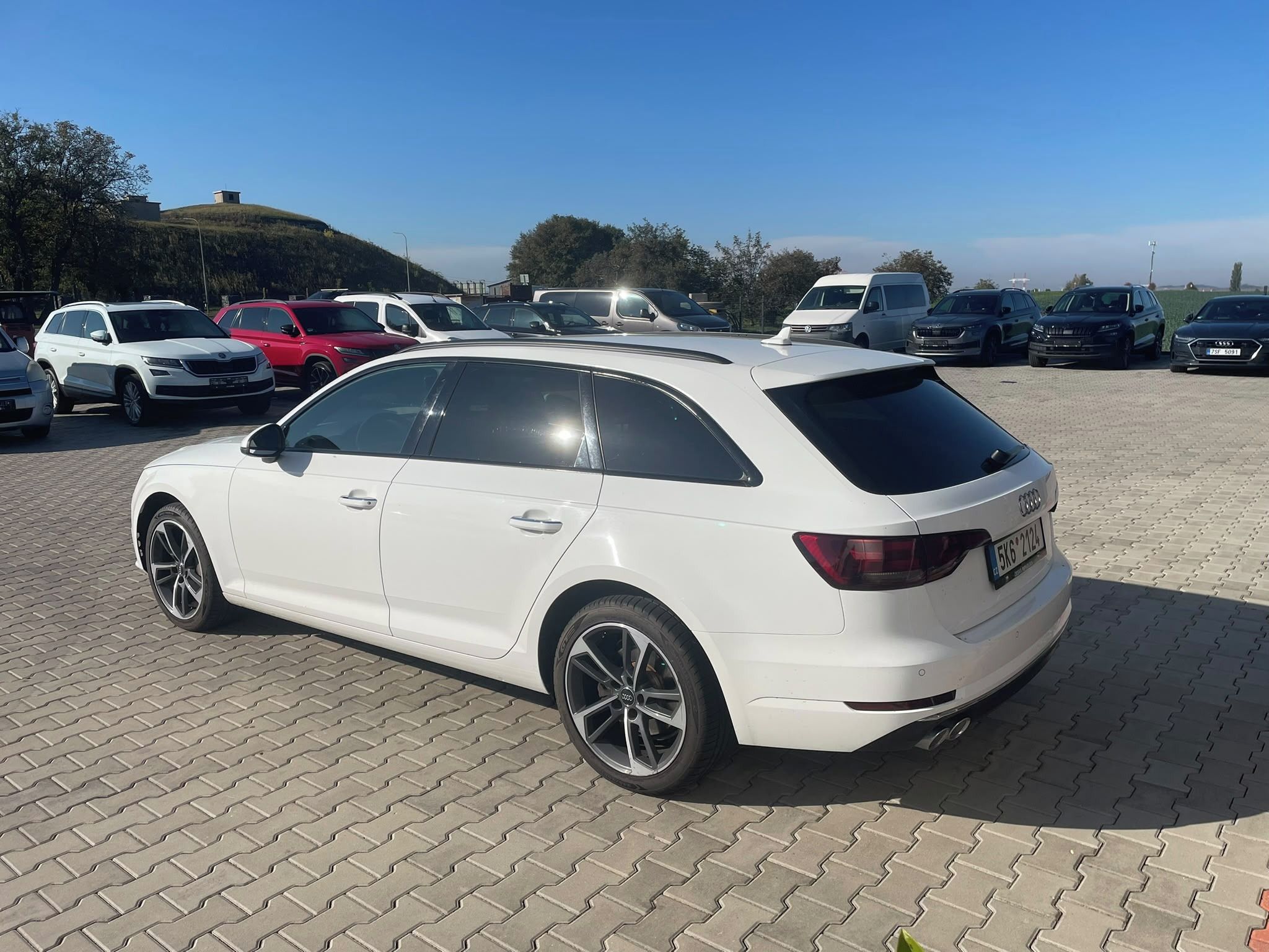 Audi A4 Avant, 2.0Tdi 140kw, el.kufr, automat - fotka 4
