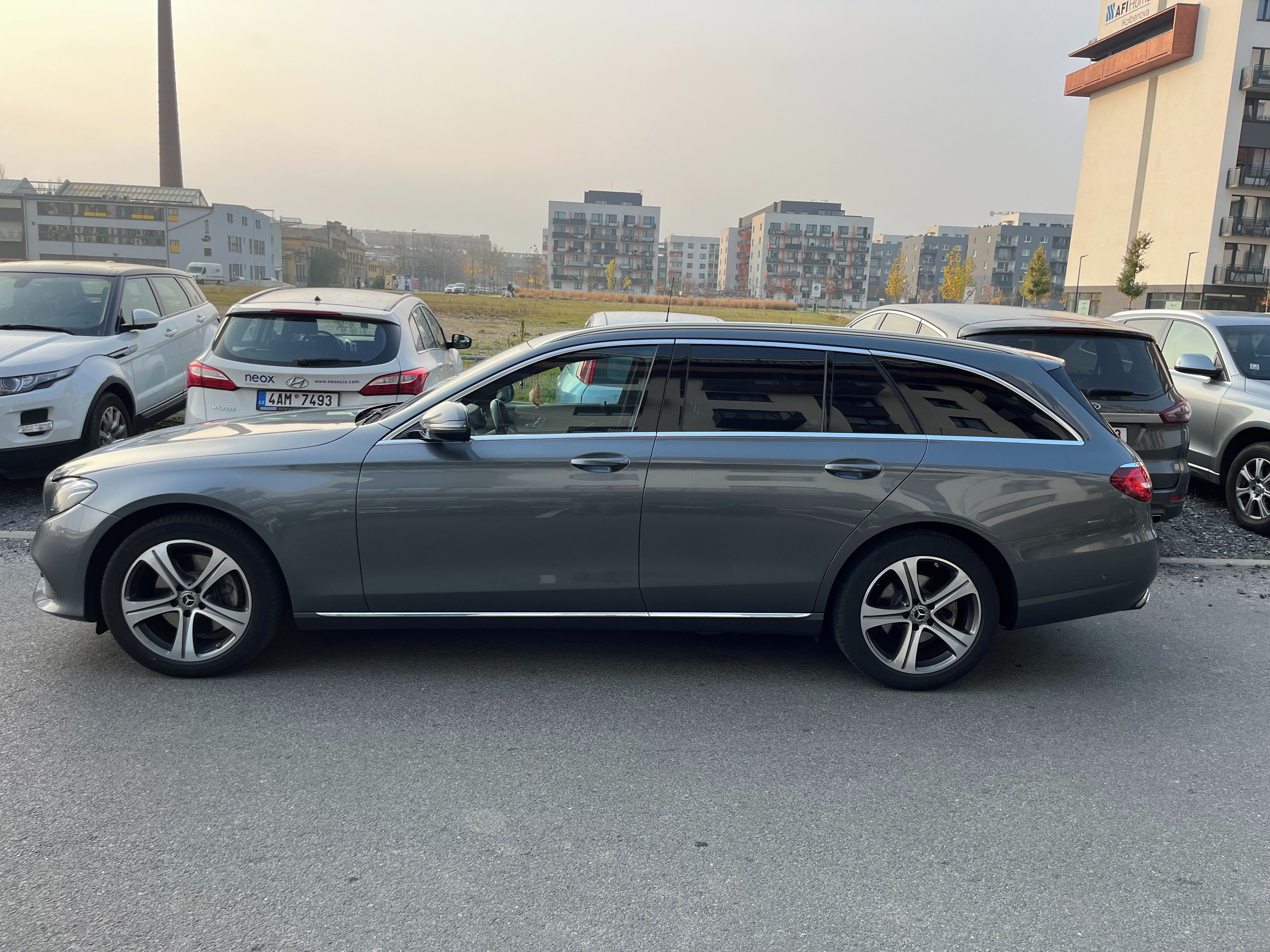 Mercedes-Benz Třídy E, Mercedes-Benz E 220 d - fotka 2