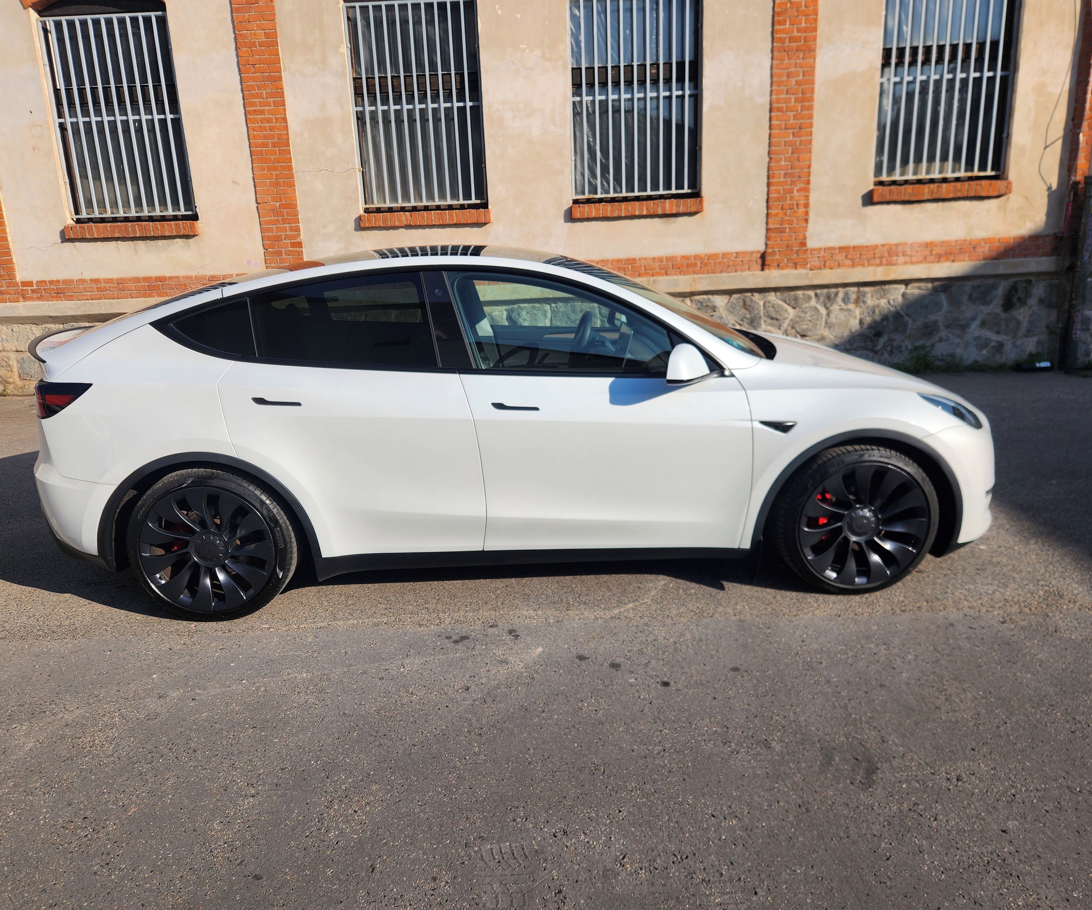 Tesla Model Y, 534KW*78,8KWh*PERFORMENS* - fotka 2