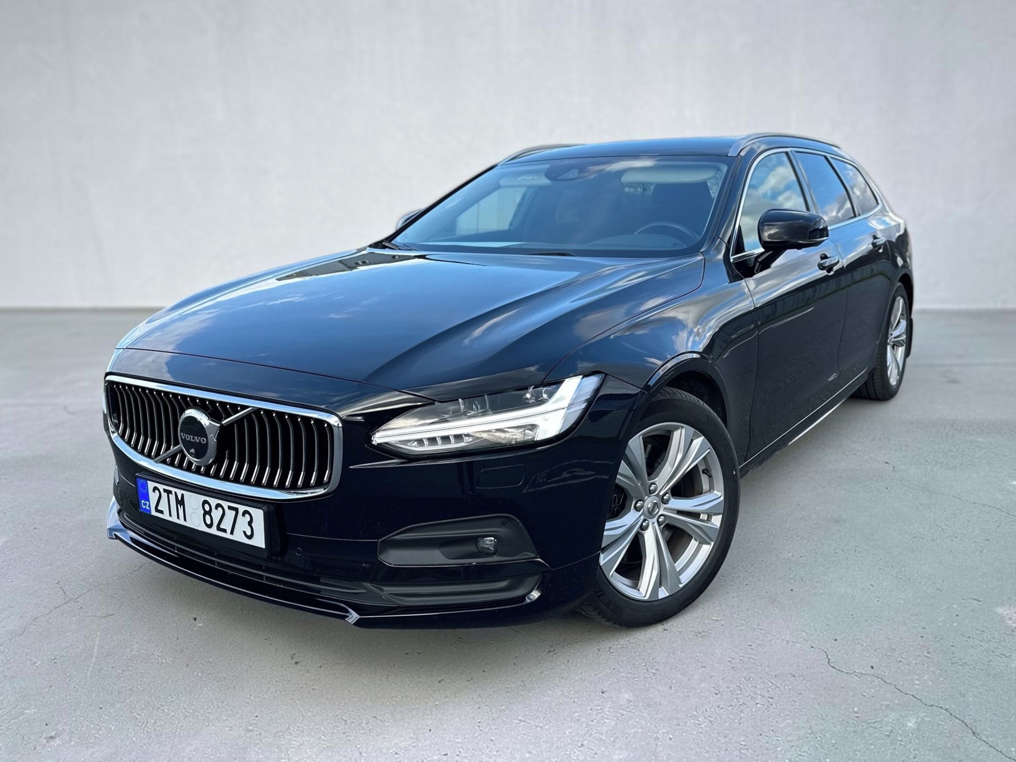 Volvo V90, B4/360KAM/H&K/TAŽNÉ/KŮŽE