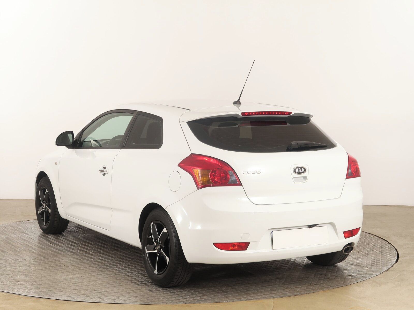 Kia Cee´d, 1.4 CVVT, Serv.kniha - fotka 4