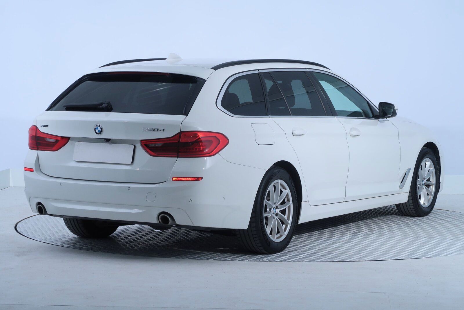 BMW Řada 5, 520d xDrive, 4X4, Automat - fotka 5