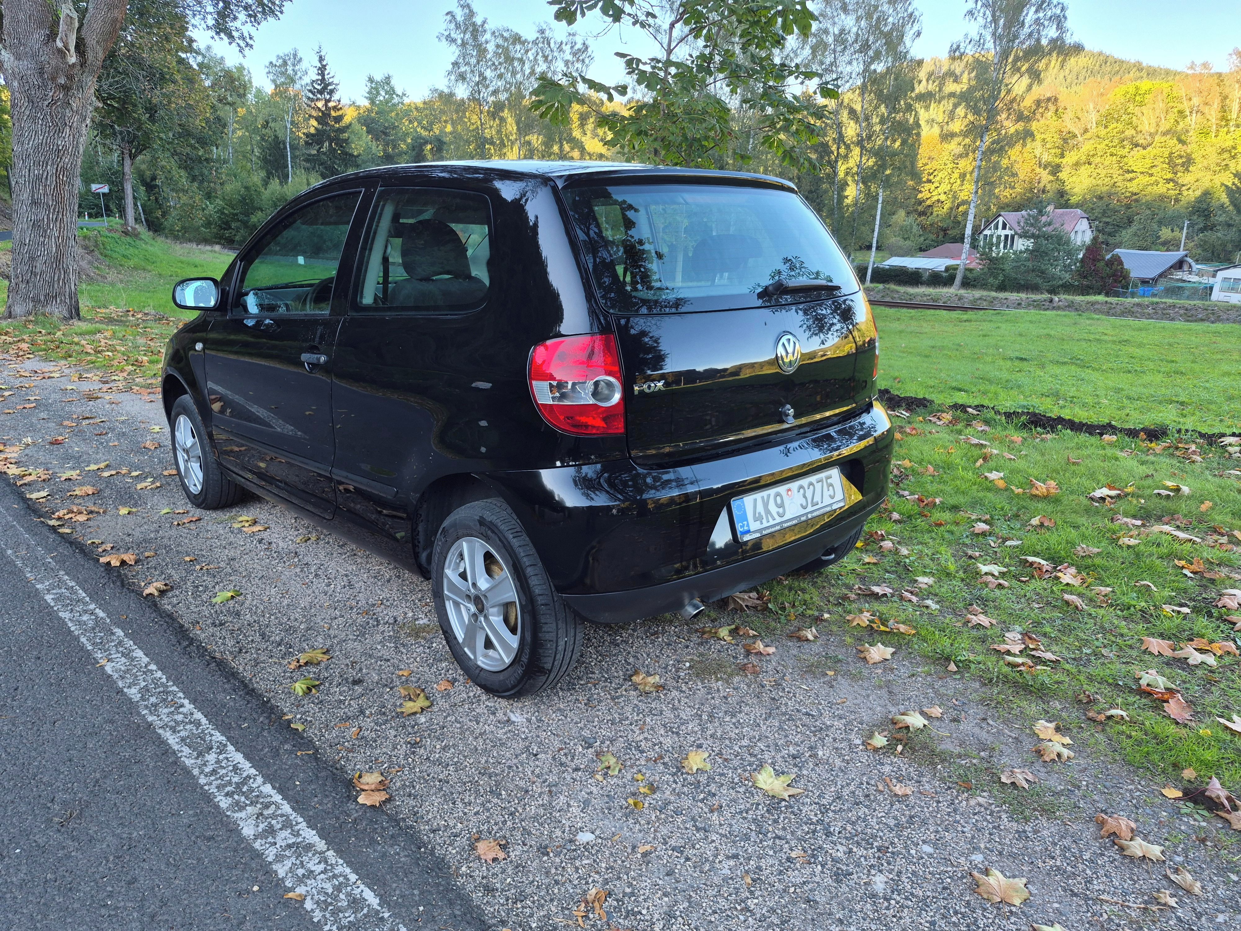 Volkswagen Fox, Hezky stav , servisovano - fotka 5