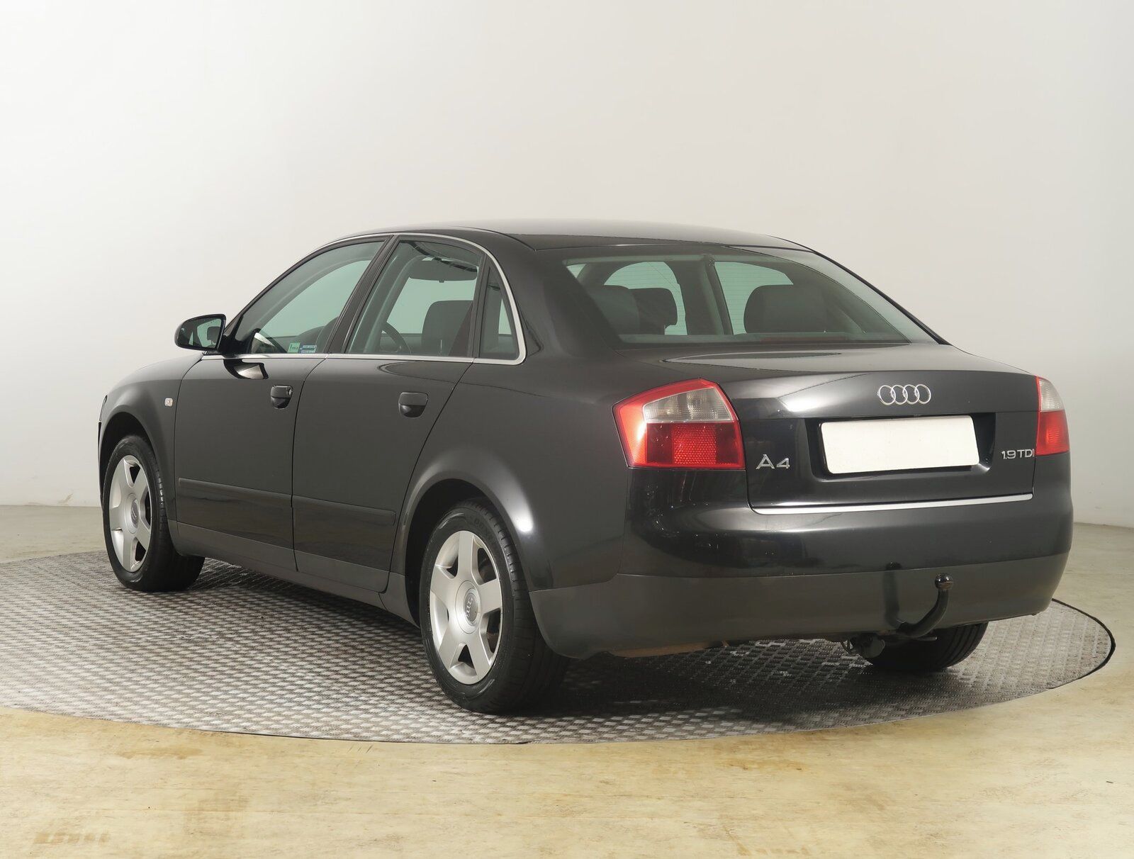 Audi A4, 1.9 TDI, po STK, Tažné - fotka 4