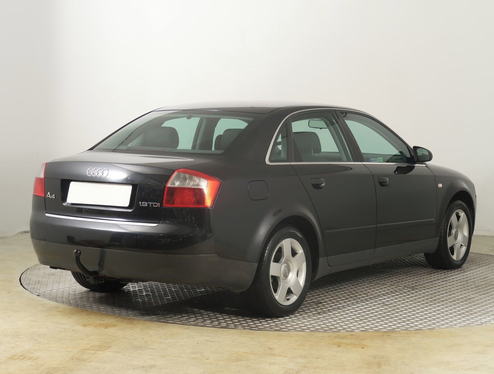 Audi A4, 1.9 TDI, po STK, Tažné - fotka 5