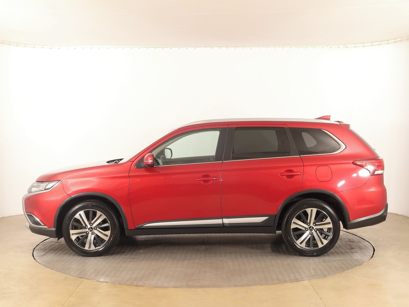 Mitsubishi Outlander, 2.0, Intense, 4X4, Automat - fotka 3