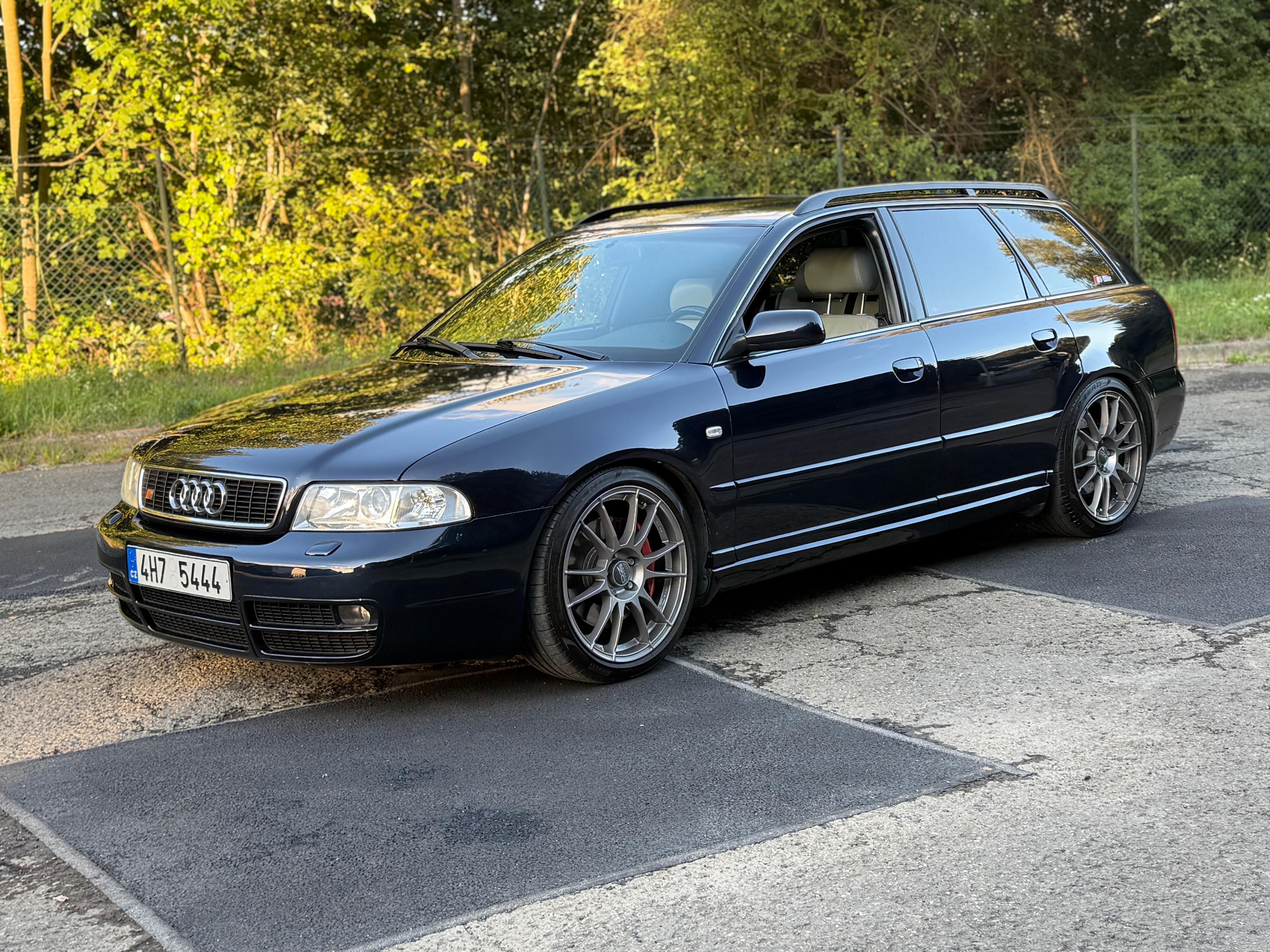 Audi S4, AUDI S4 B5 AVANT