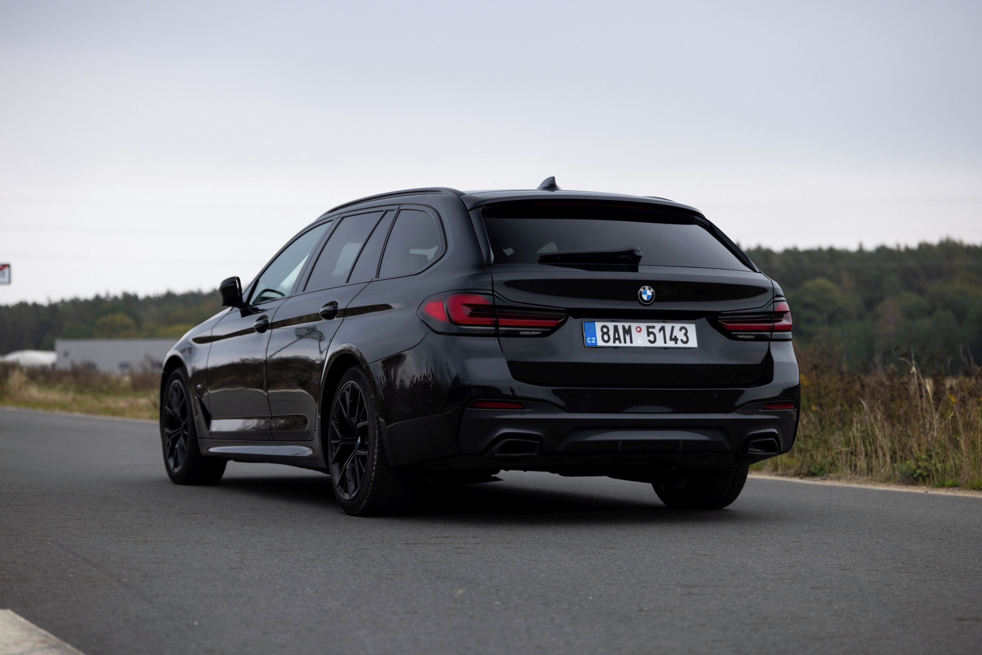 BMW Řada 5, BMW 530D xDrive 210kW, Mpaket - fotka 3