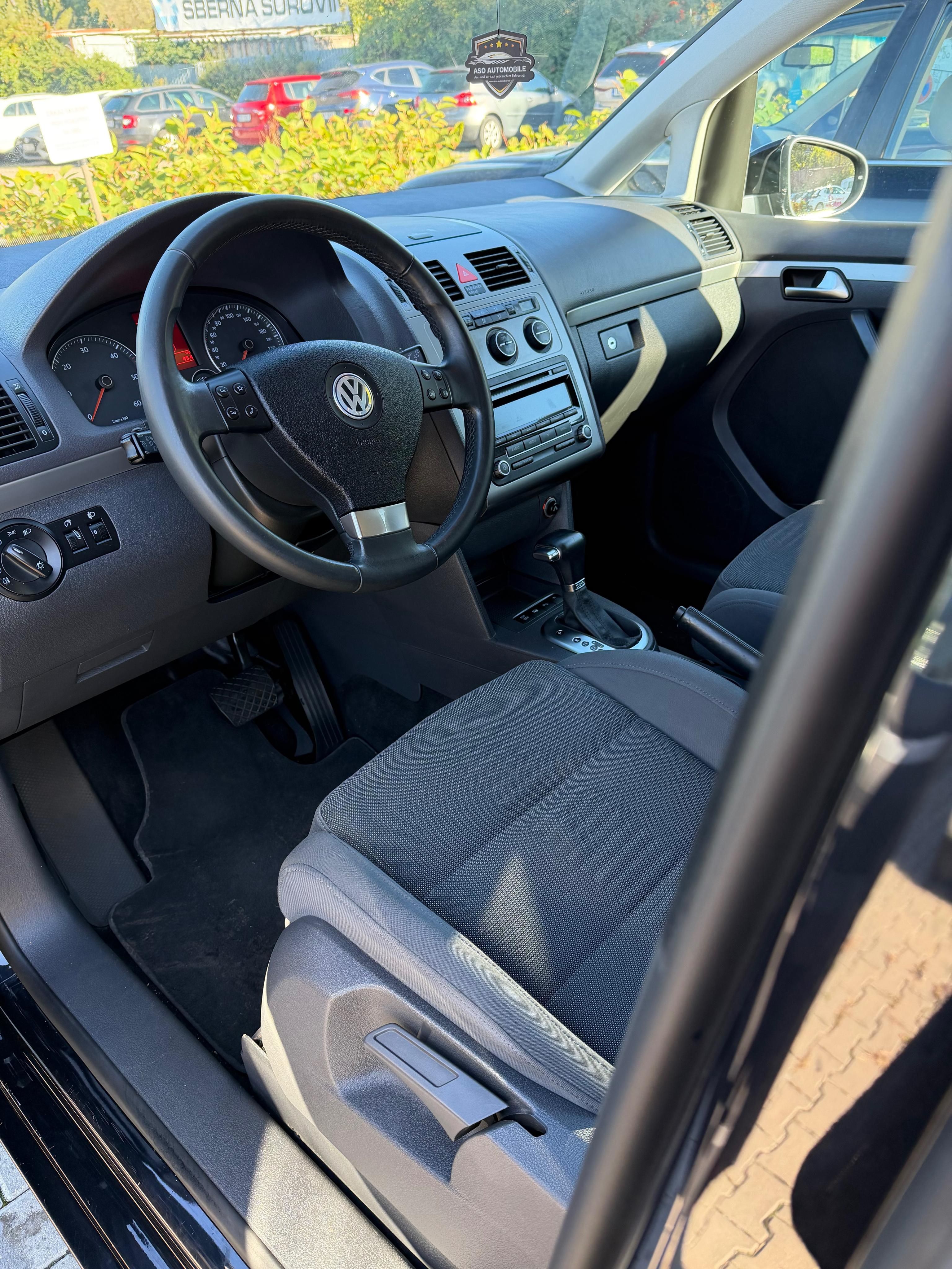 Volkswagen Touran, 2.0 TDI 125kw DSG - fotka 6