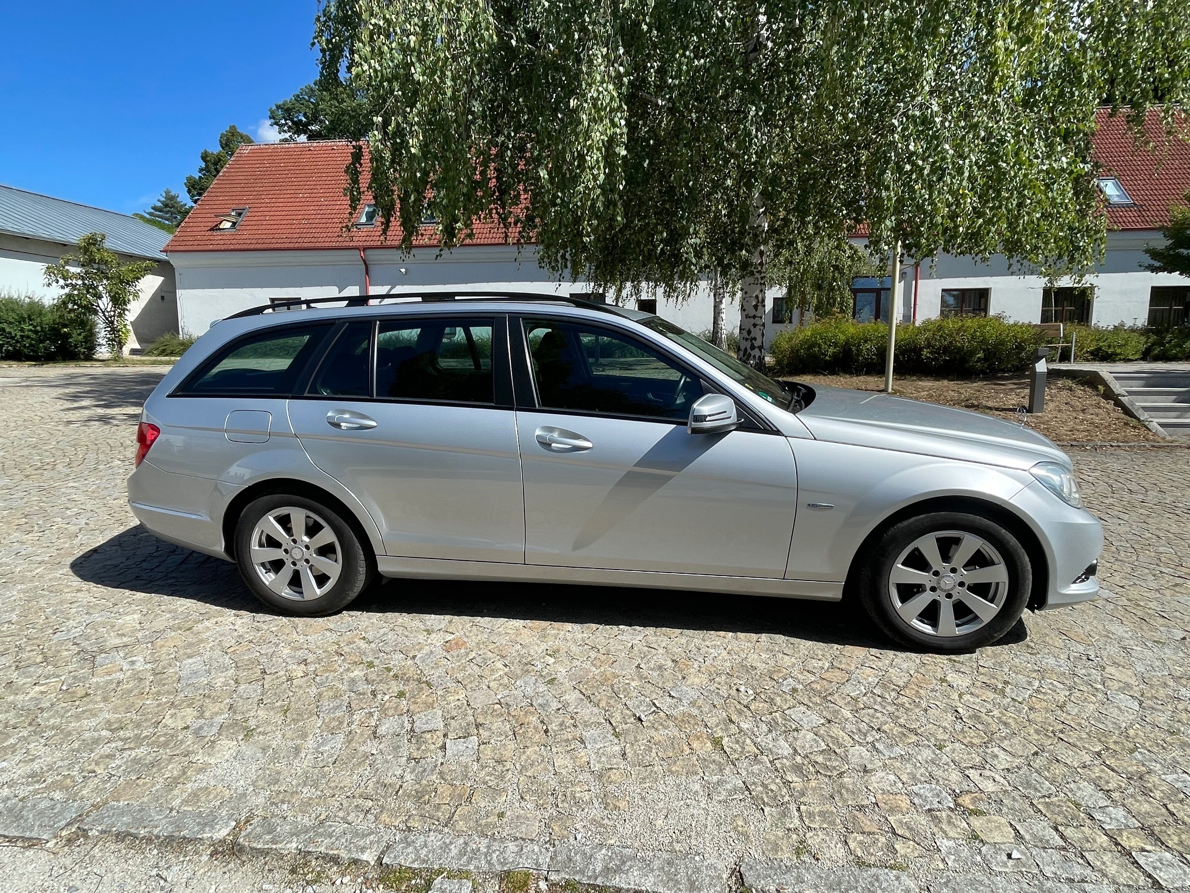 Mercedes-Benz Třídy C, Mercedes-Benz C 180 1.8 Turbo - fotka 2