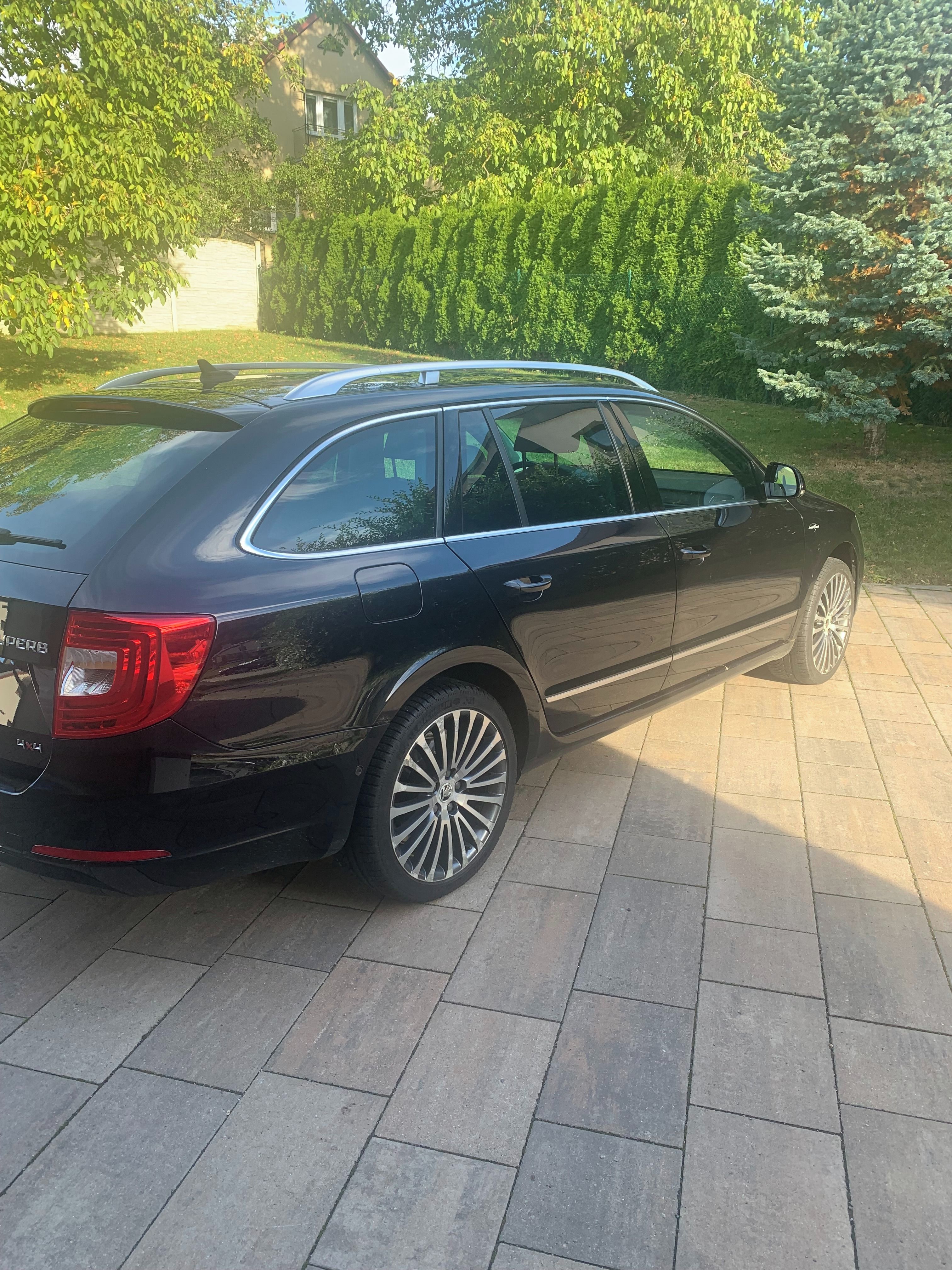 Škoda Superb, 4X4 DSG L&K 125KW - fotka 5