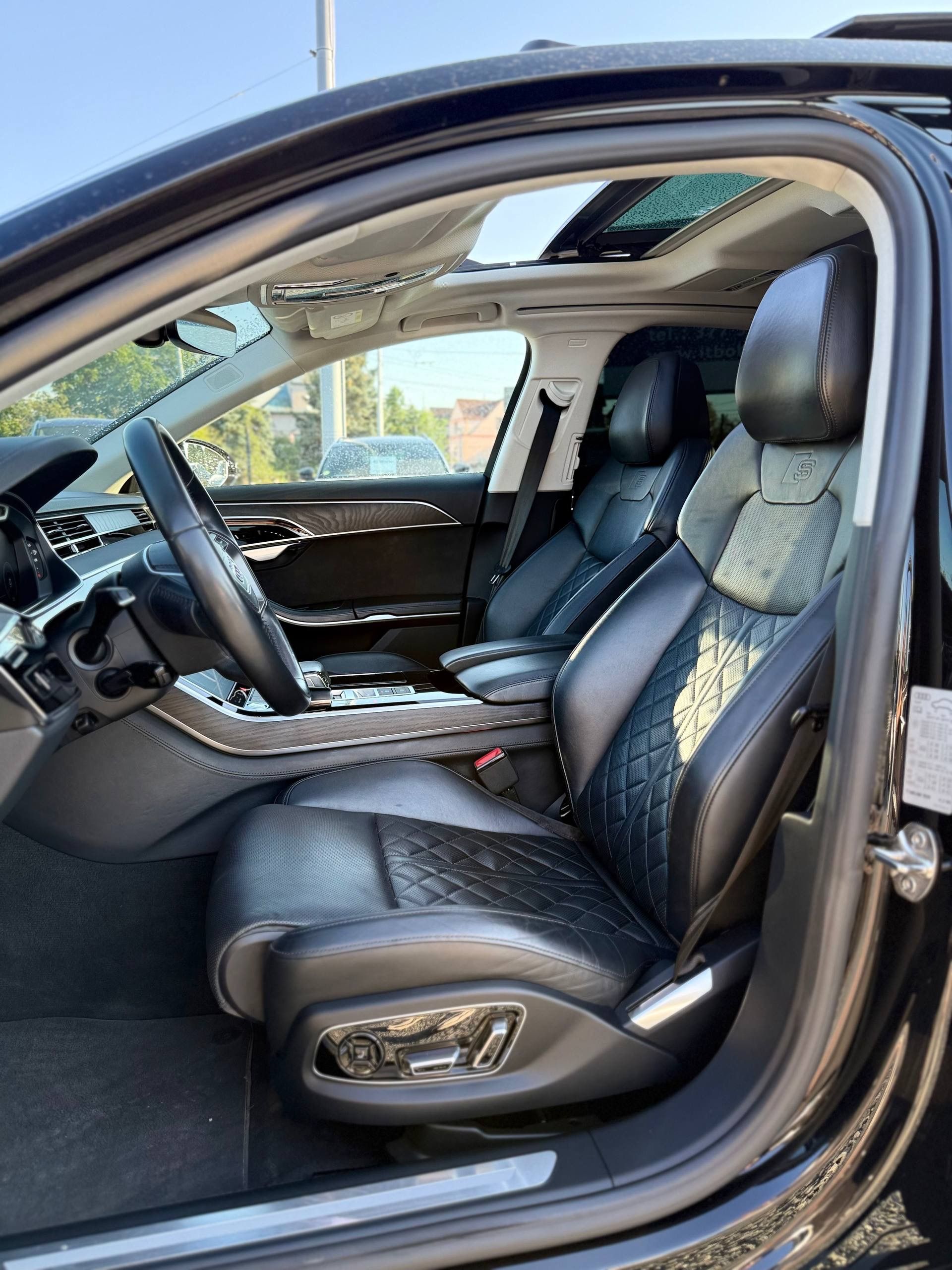 Audi A8 - fotka 5