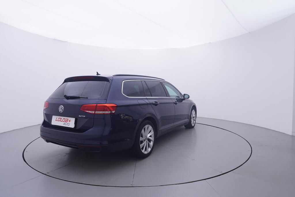 Volkswagen Passat, Comfortline 2.0 TDI 110 kW - fotka 5