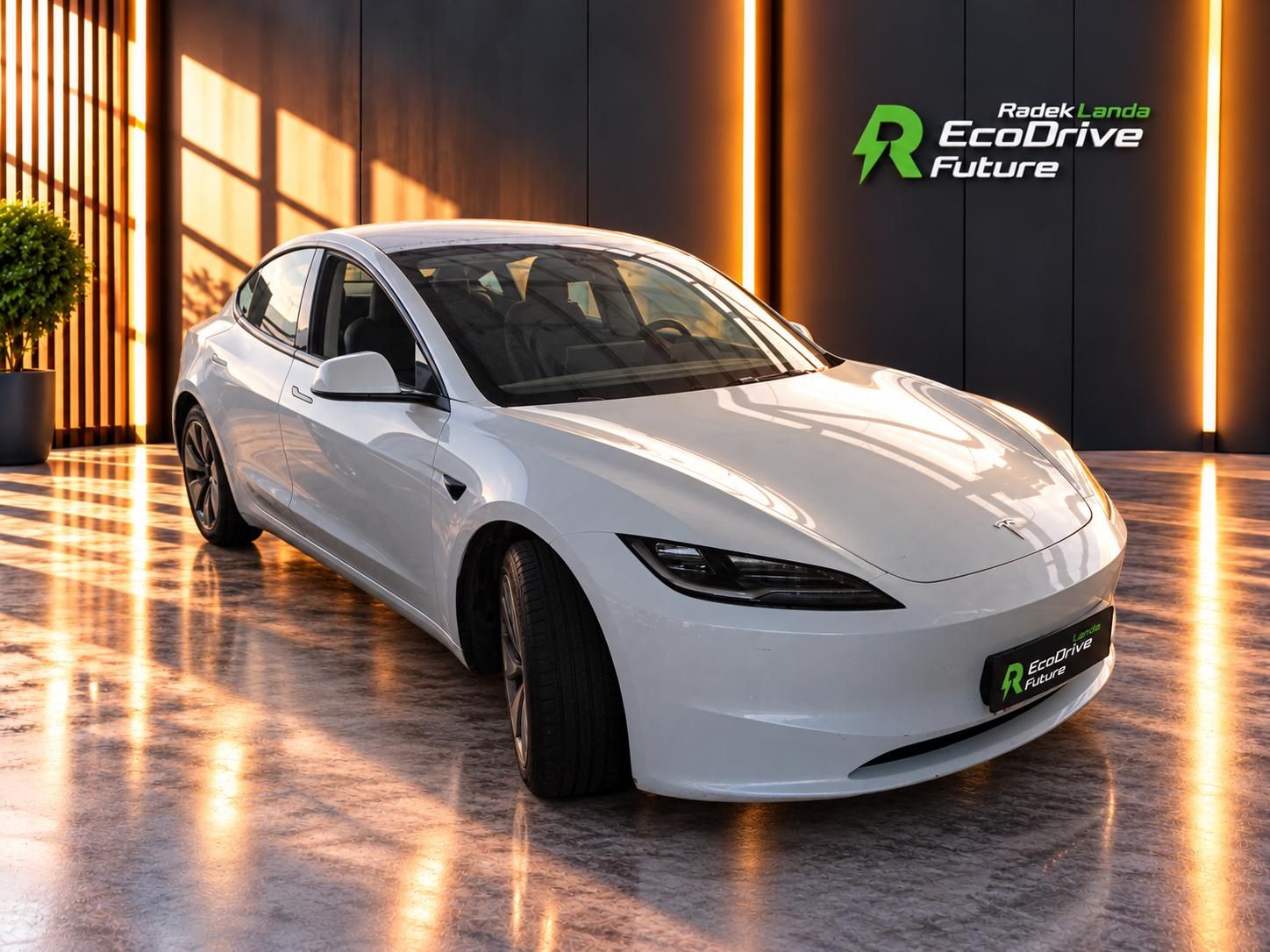 Tesla Model 3, LFP | HW4 | Tažné 1 000 kg
