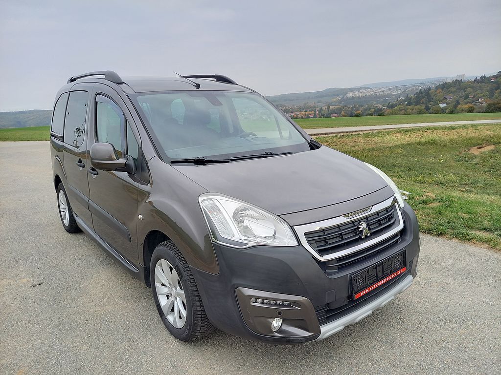 Peugeot Partner Tepee, 1.6i 88kW klima + alu + LPG - fotka 2