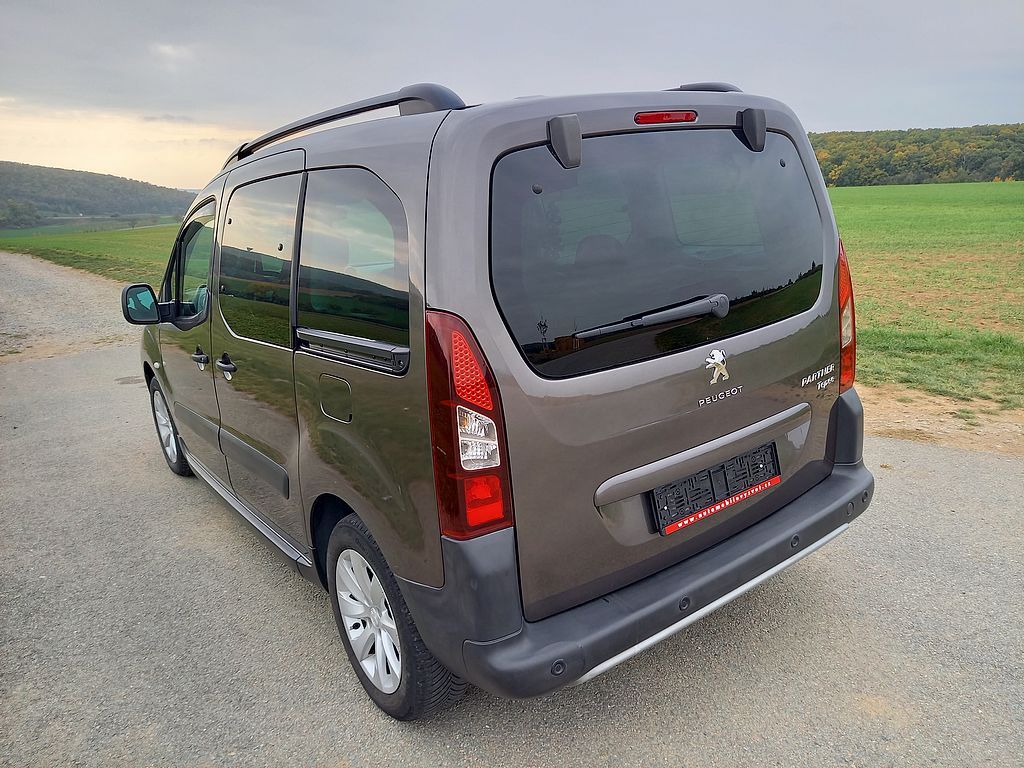 Peugeot Partner Tepee, 1.6i 88kW klima + alu + LPG - fotka 4