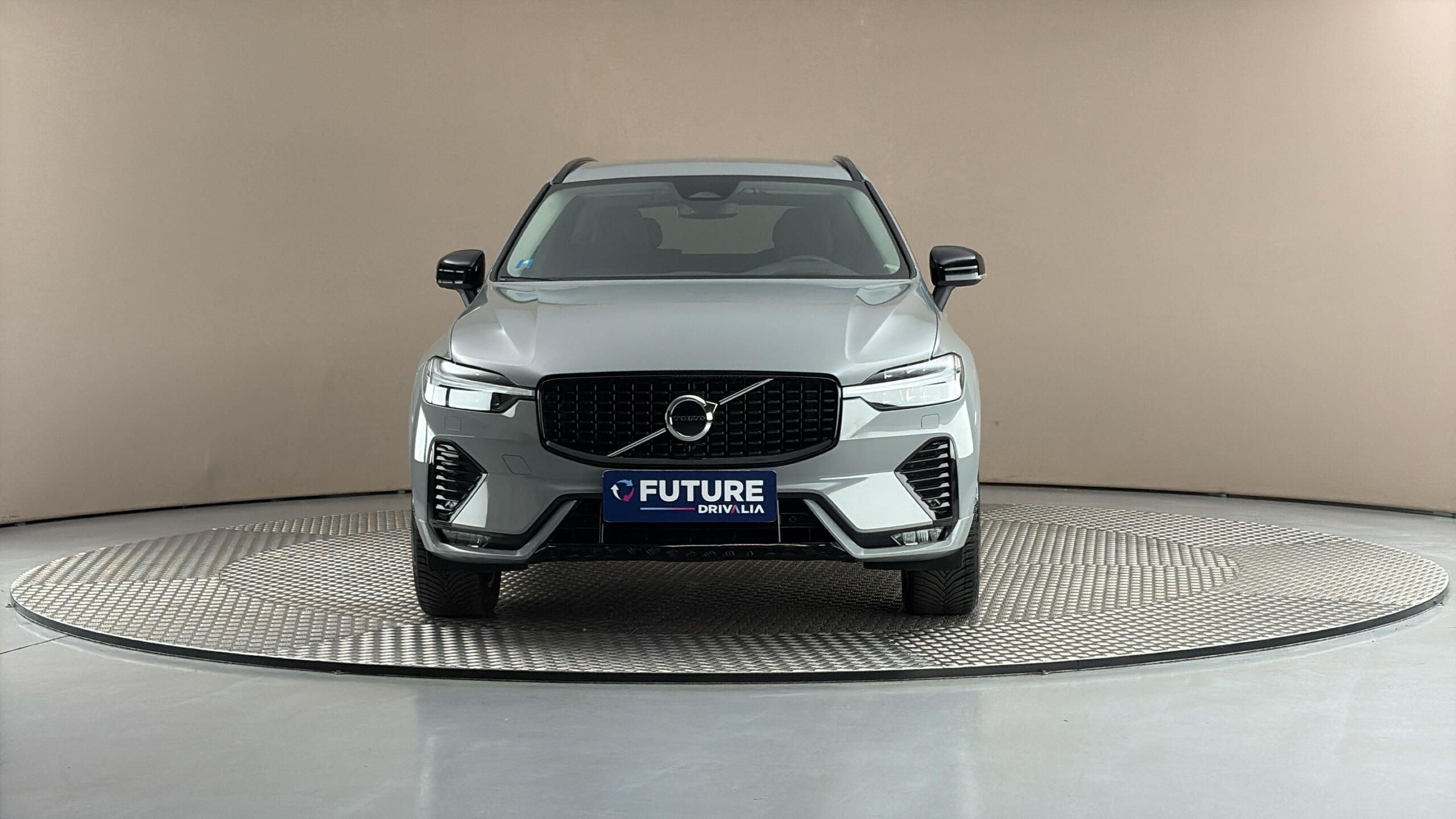 Volvo XC60, 2.0 B4 AUT AWD Plus Dark - fotka 3