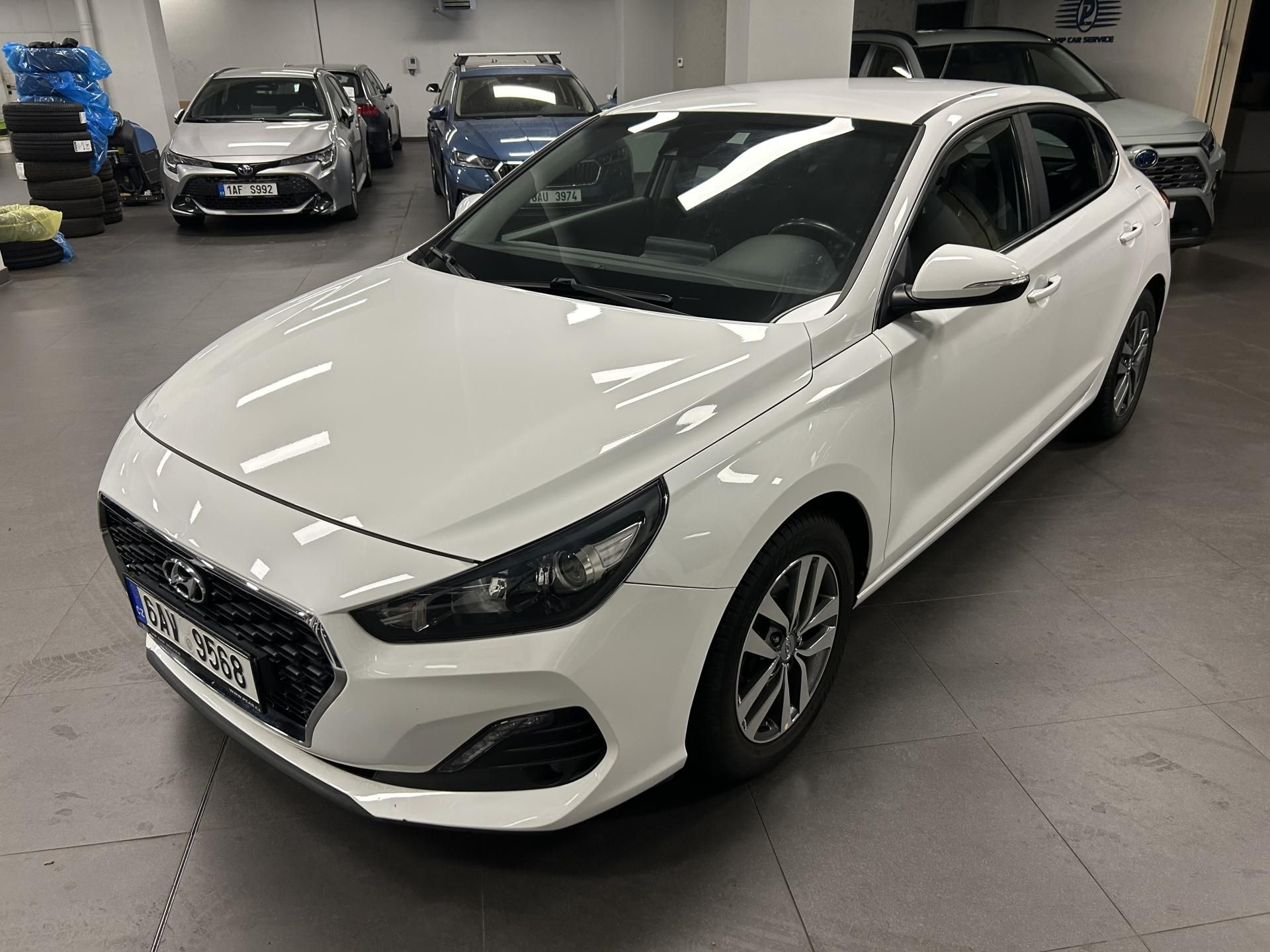 Hyundai i30, 1.0T-GDi Fastback 88kW Alu - fotka 2