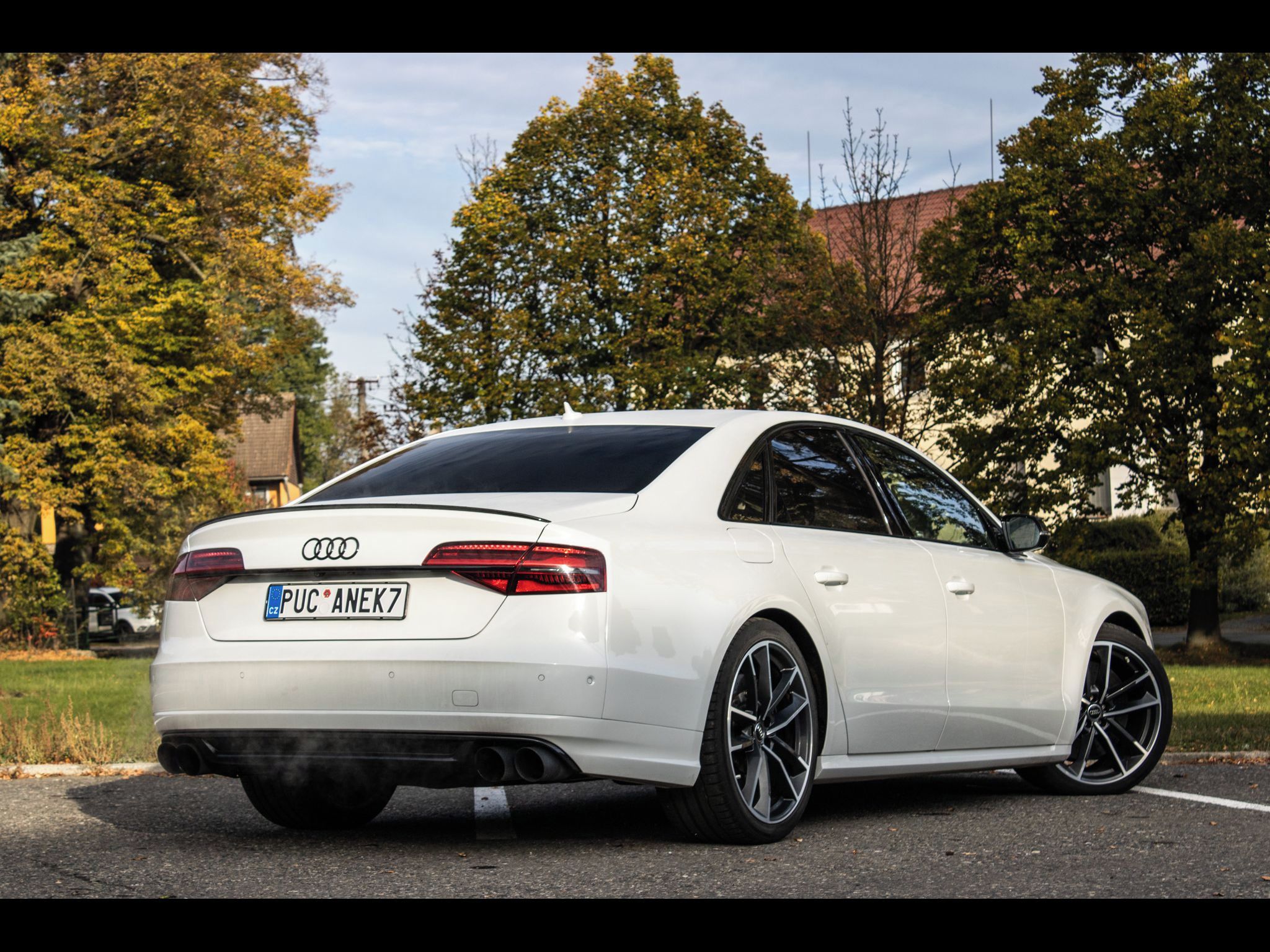 Audi S8 - fotka 5