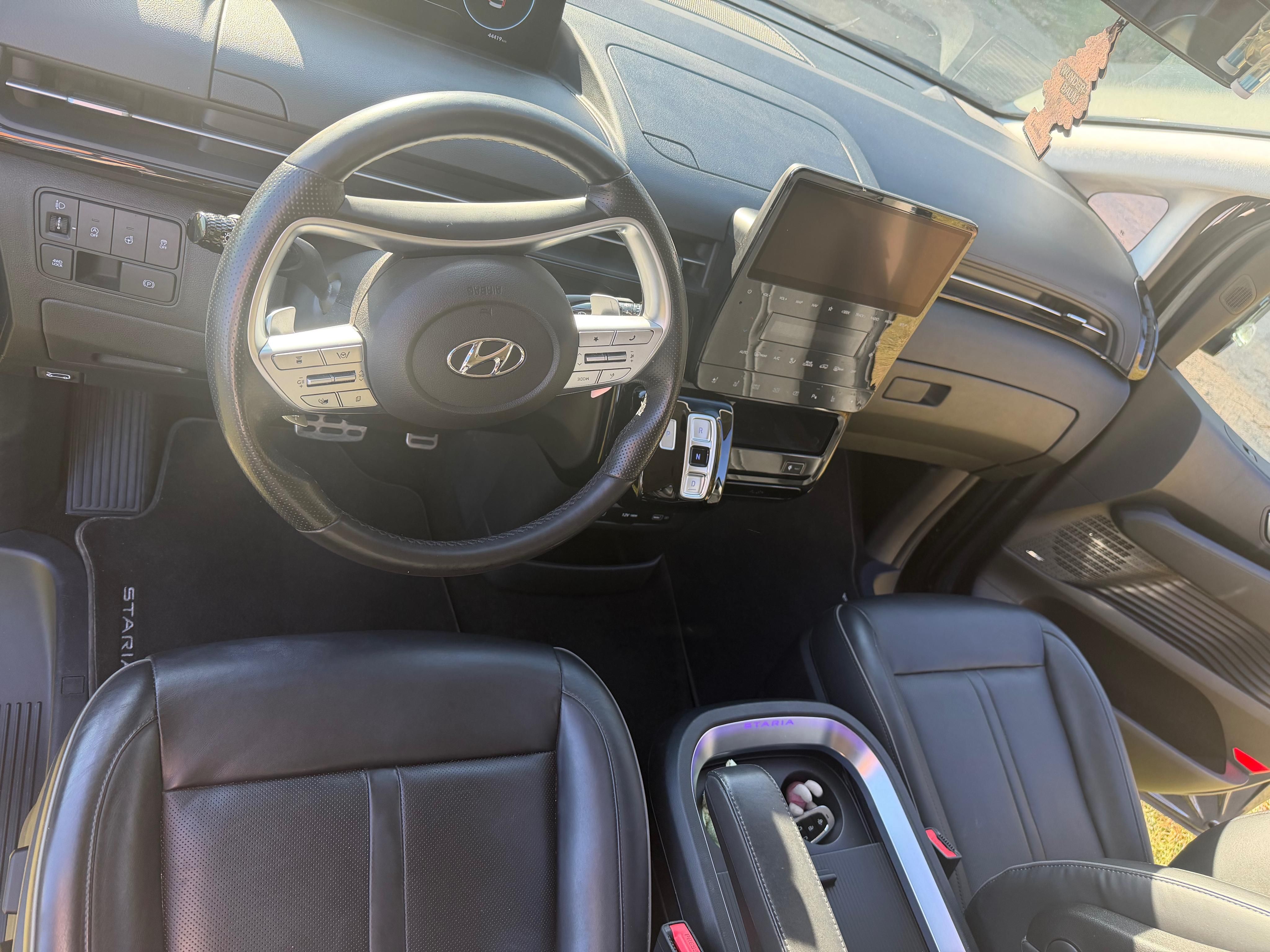 Hyundai Staria - fotka 3