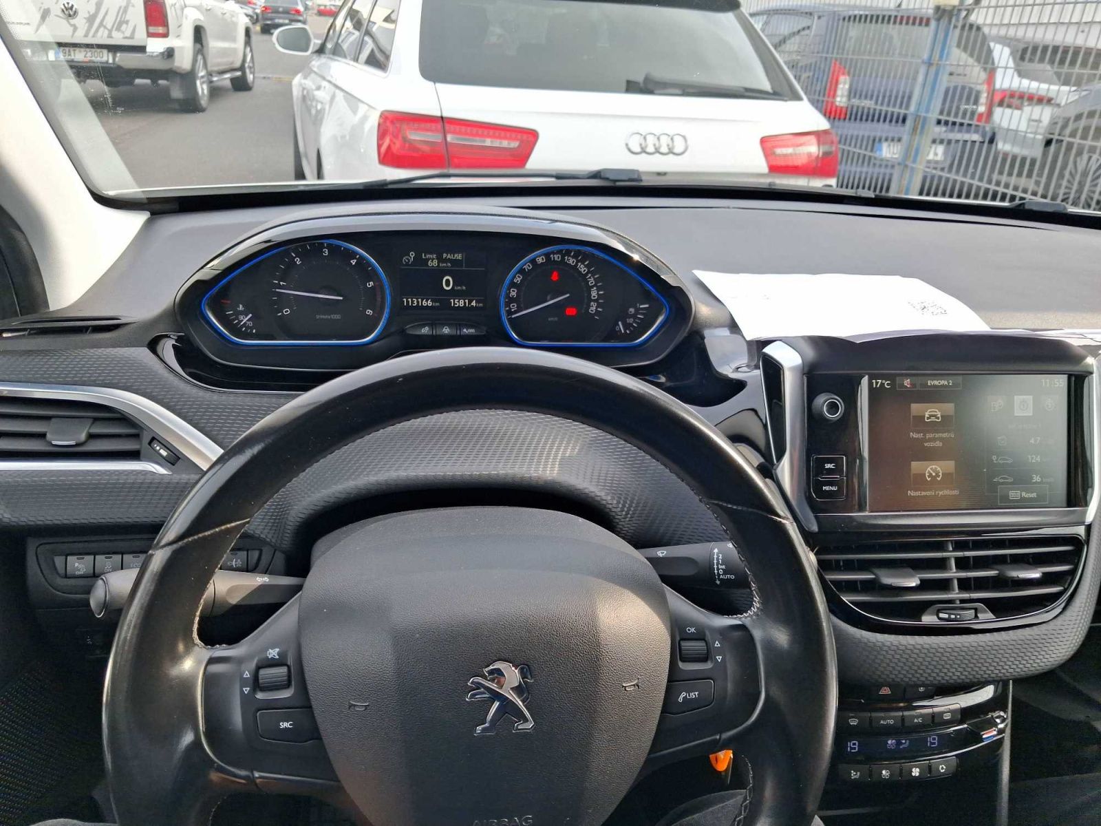 Peugeot 2008, 1.6 e-HDi, Kožené sedačky - fotka 3