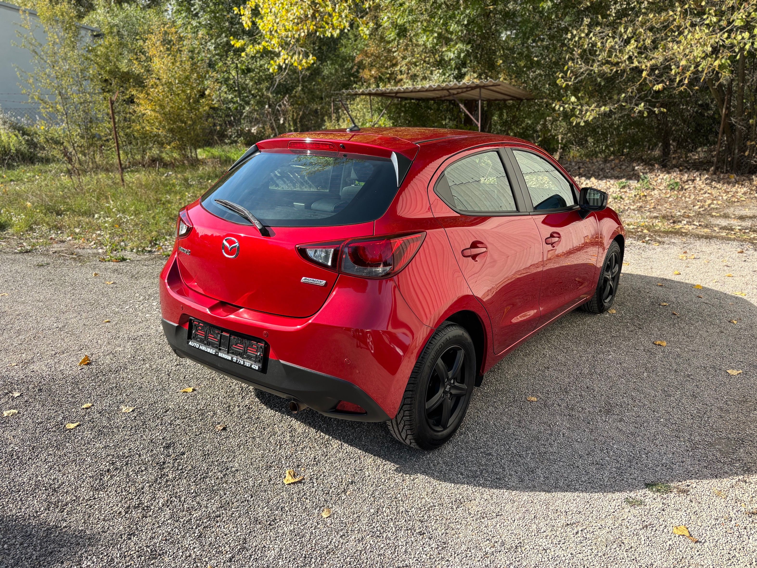 Mazda 2, 1.5 66 kW NEHAV.VÝHŘEV SEDADEL - fotka 6