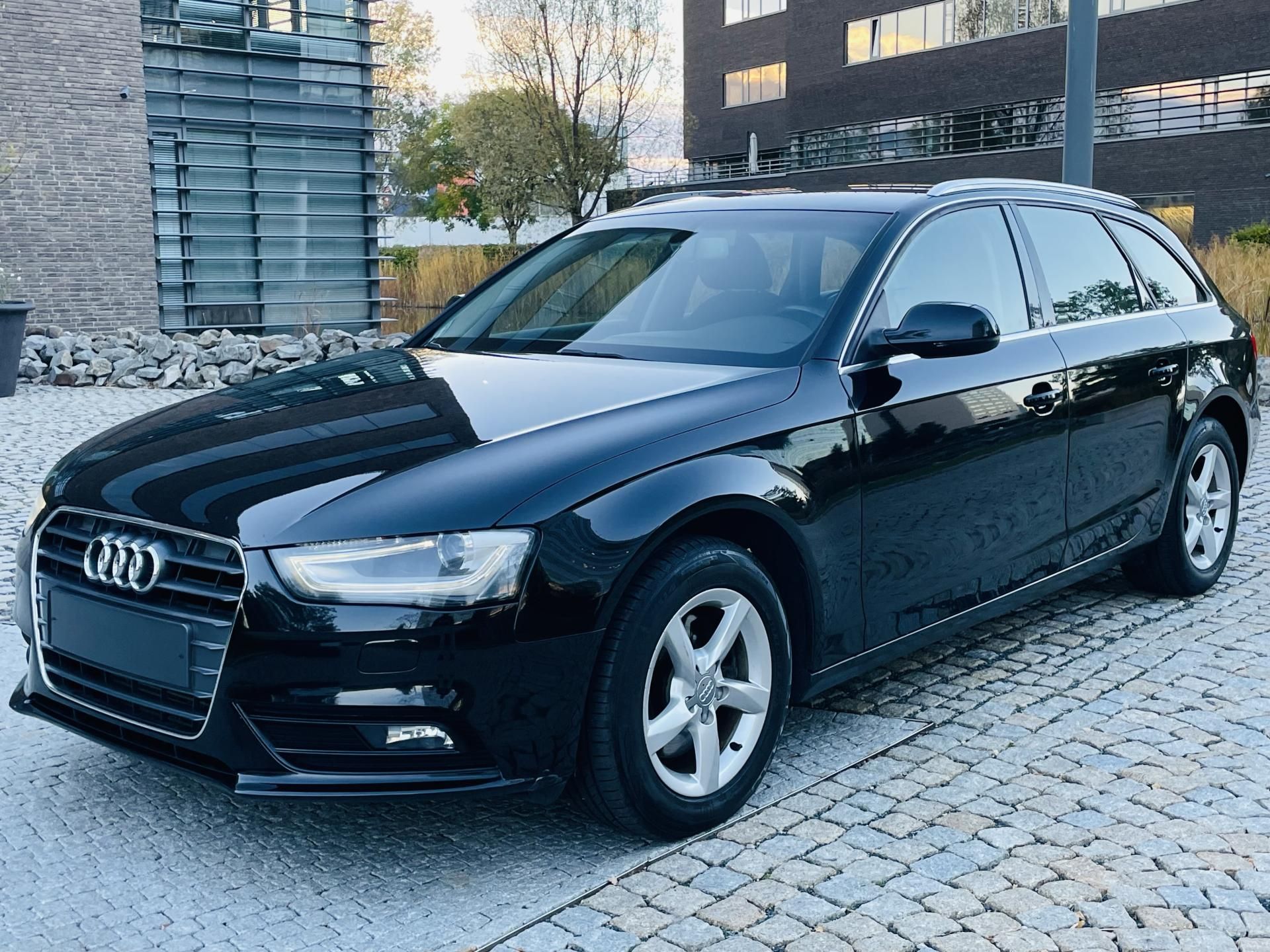 Audi A4, 2.0TDI MAN VÝHŘEV SERVISKA LED - fotka 5