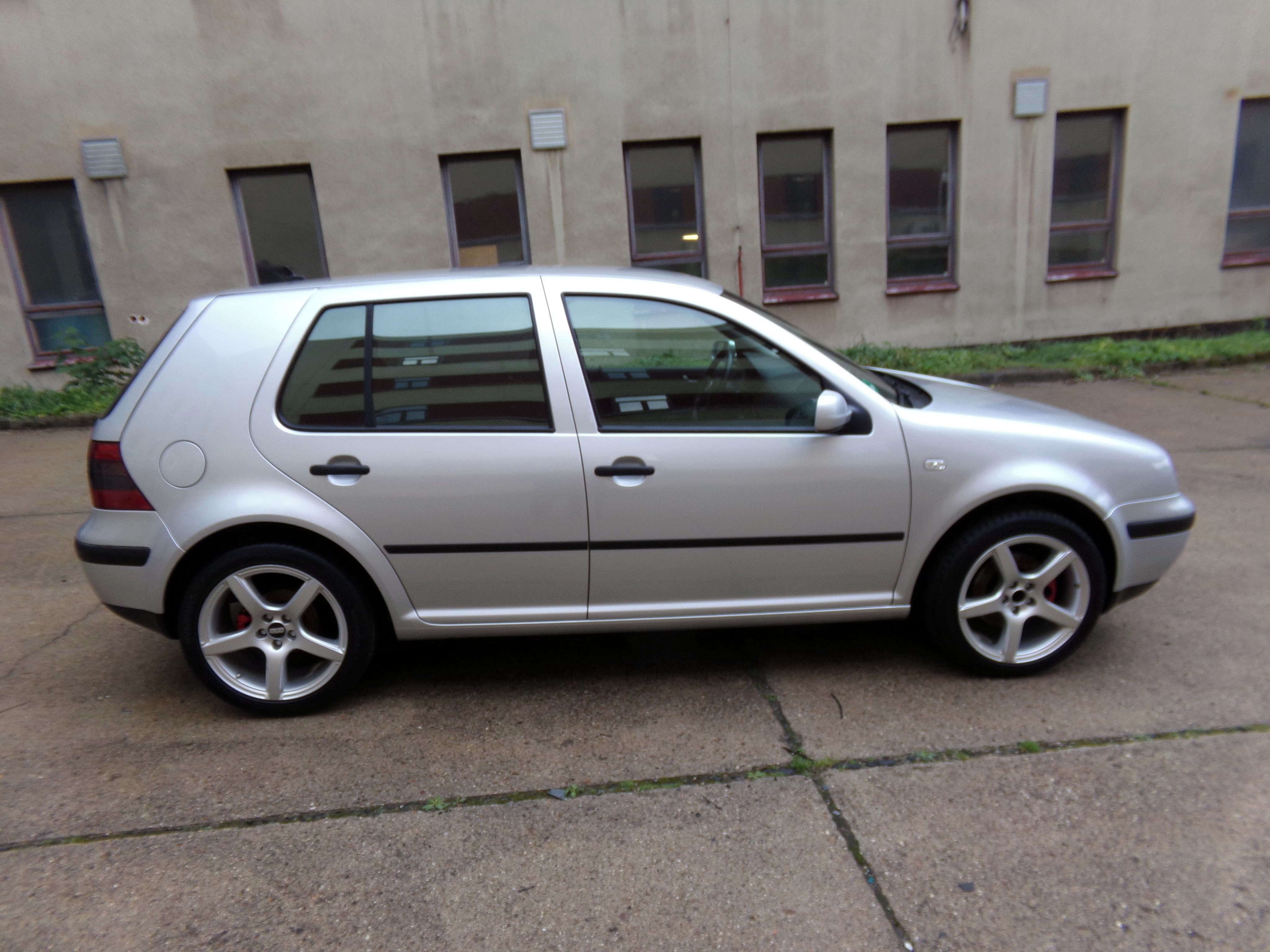Volkswagen Golf, 2.0i TRENDLINE - fotka 4