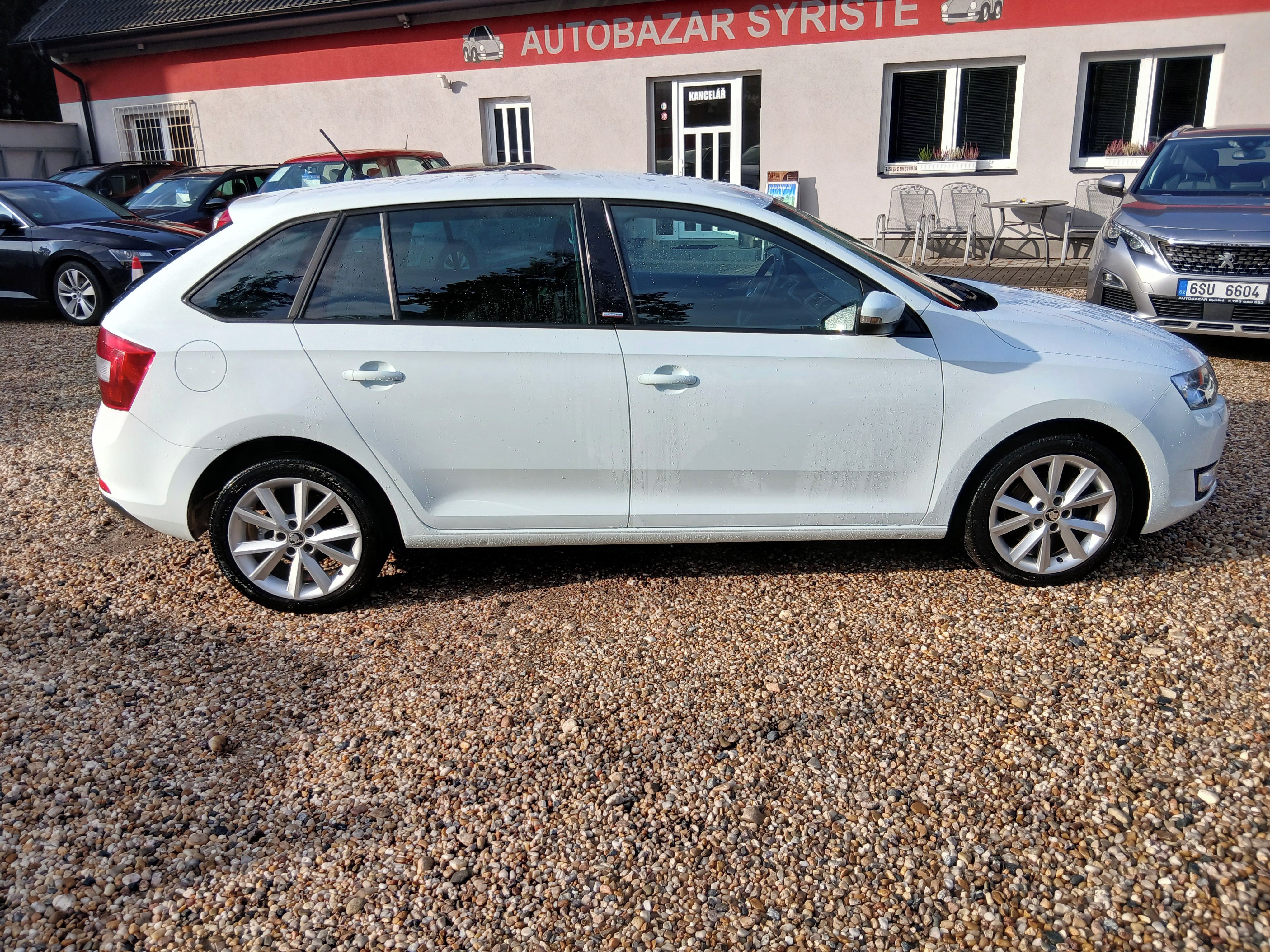 Škoda Rapid, 1.6TDi 85KW JOY,S.Kniha+Zim.ko - fotka 4