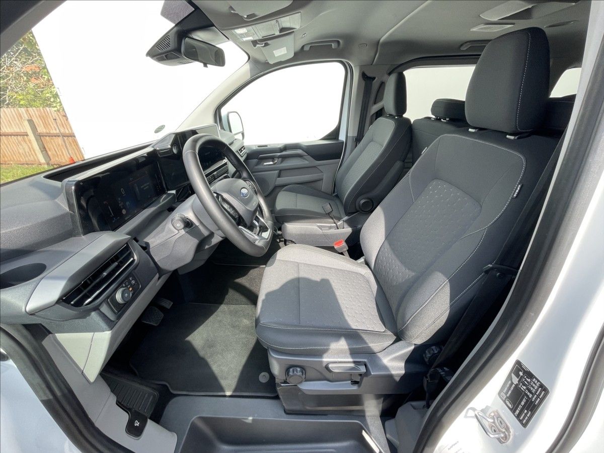 Ford Tourneo Custom, 2,0 EcoBlue AWD A8 Titanium L2 - fotka 4