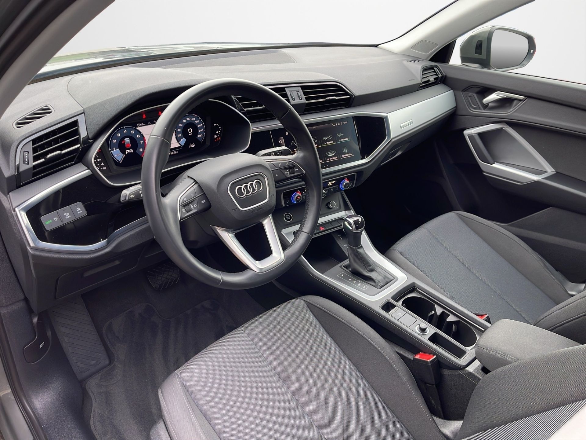 Audi Q3, 35 TFSI 110 kW S-tronic S-Line - fotka 5