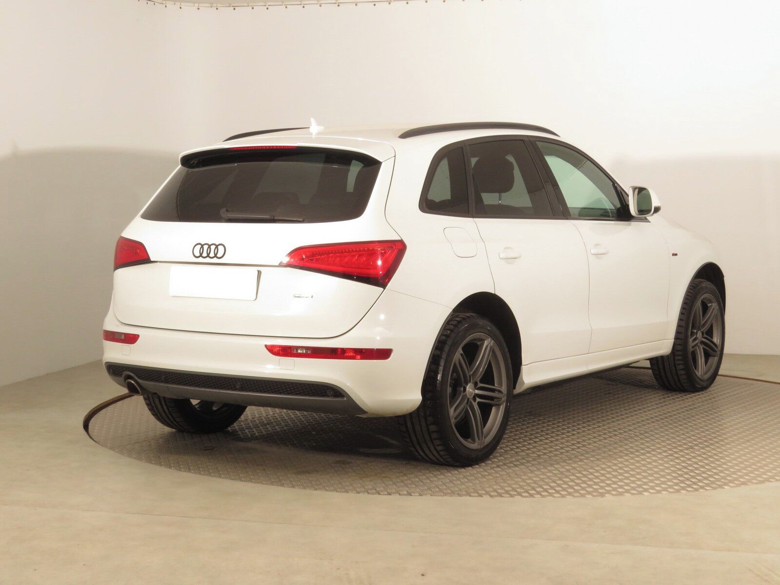 Audi Q5, 2.0 TDI, S line, 4X4, Automat - fotka 5