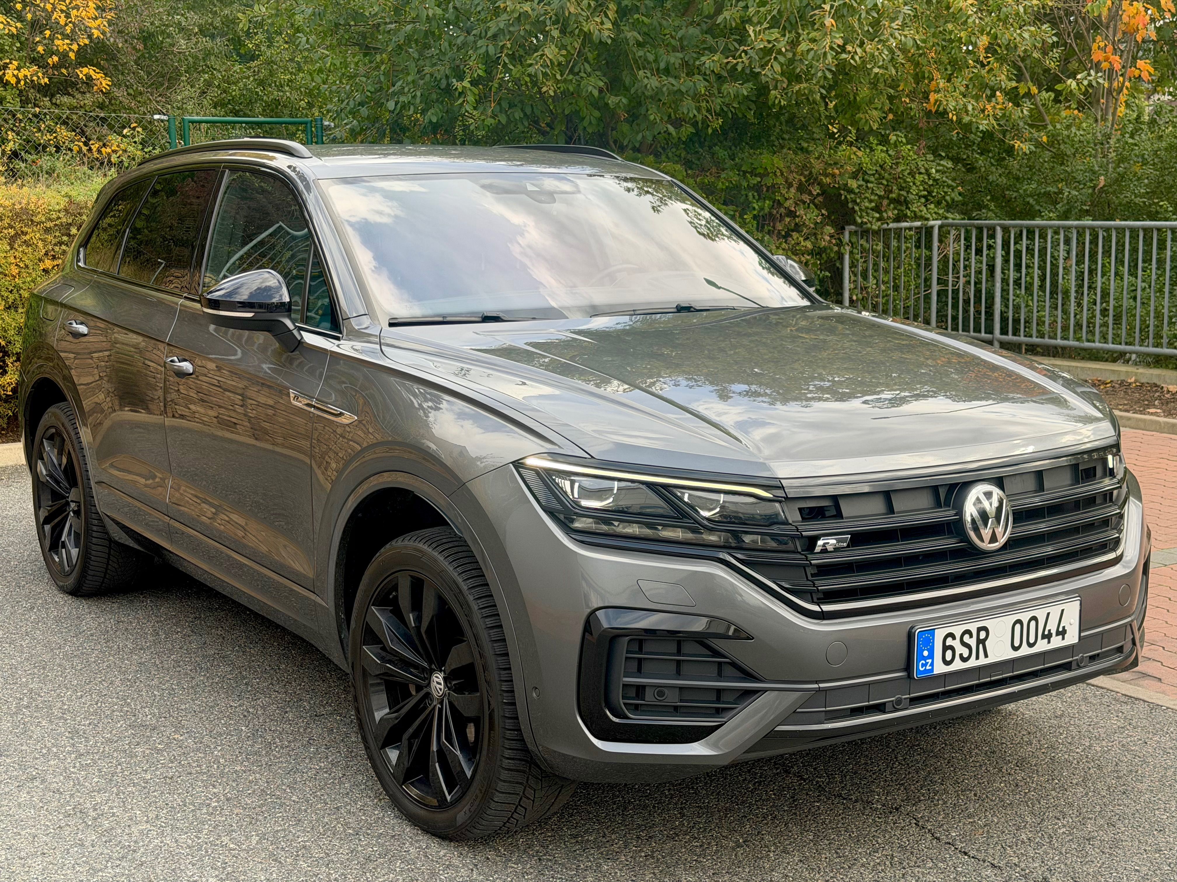 Volkswagen Touareg, R-line 3.0 210kW CZ vzduch taž - fotka 3