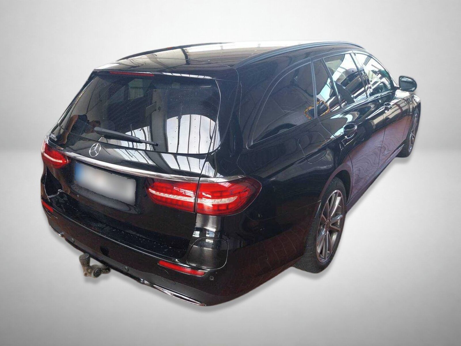 Mercedes-Benz Třídy E, 300 e 4MATIC, AMG Paket, 4X4 - fotka 2