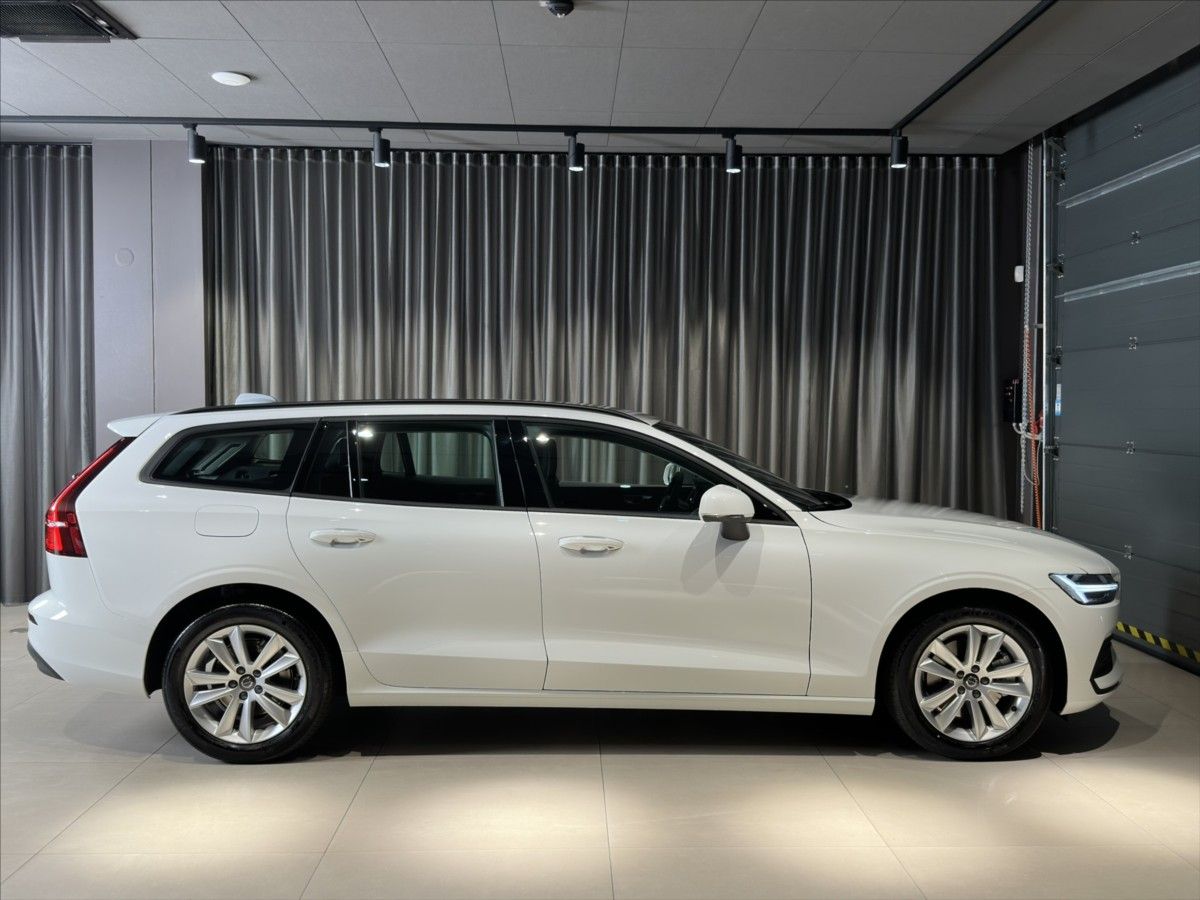 Volvo V60, 2,0 B4  Core - fotka 3
