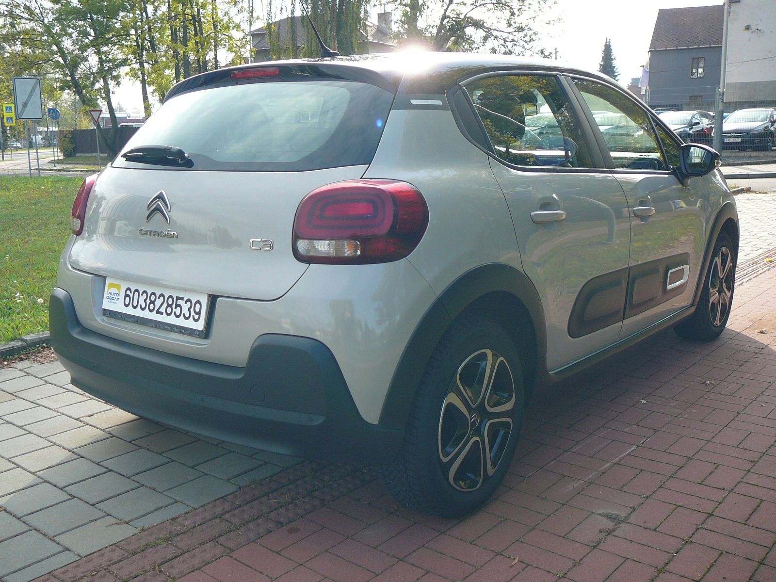 Citroën C3, 12i 81kW 1maj ČR - fotka 6