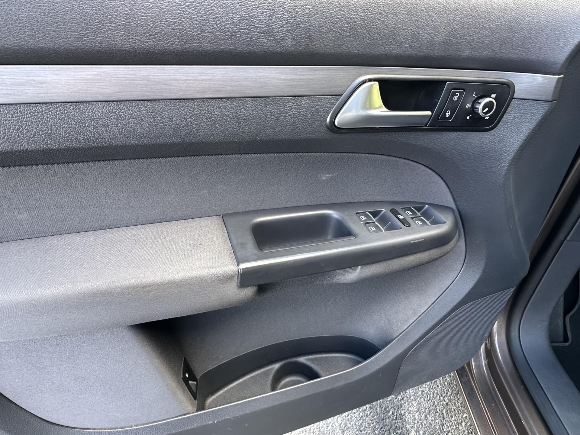 Volkswagen Touran, *DSG* 1.6TDI/77kW *7.Míst *TZ - fotka 5