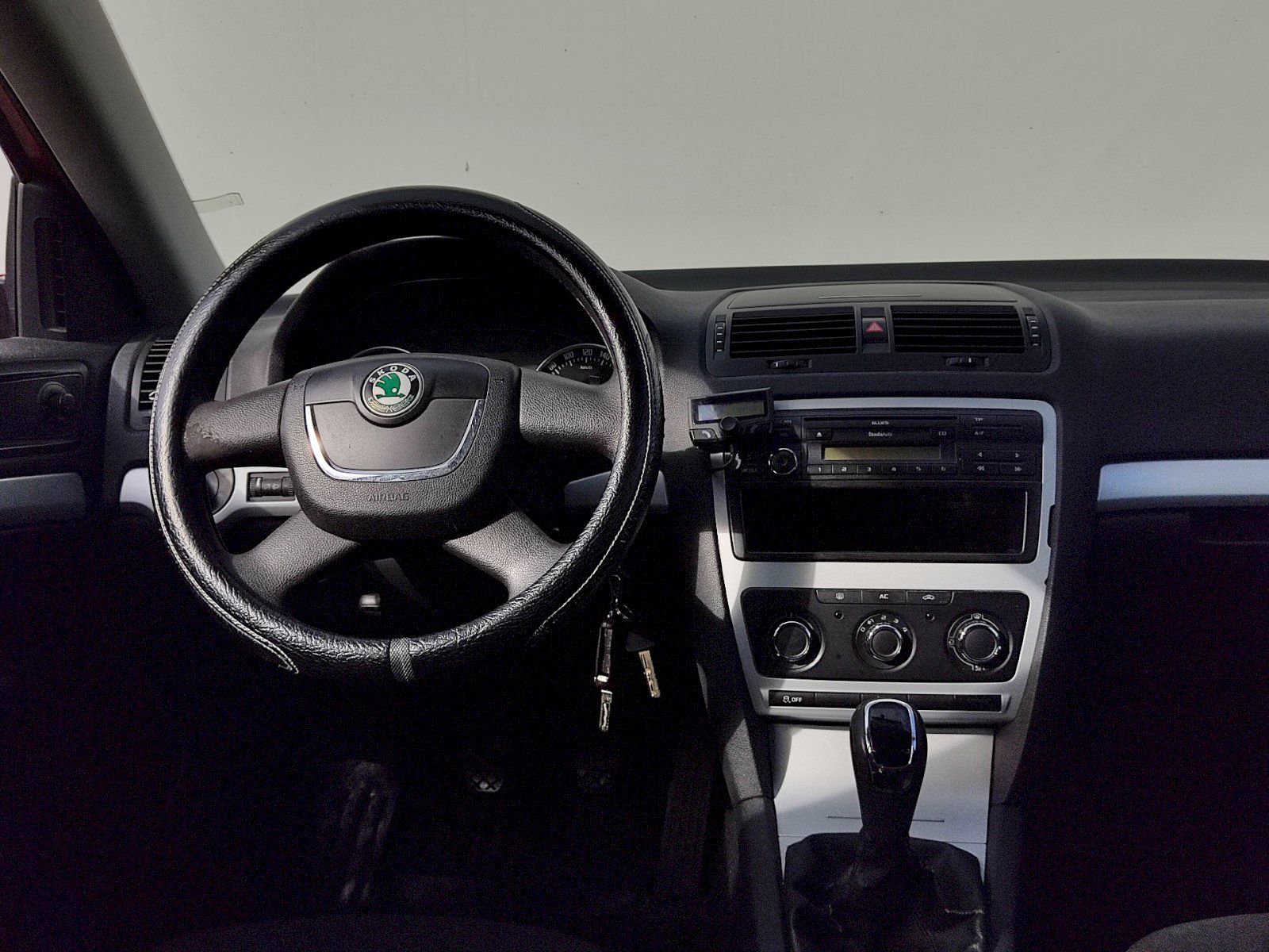 Škoda Octavia, Combi Ambition 1,6 Tdi 77 Kw - fotka 6