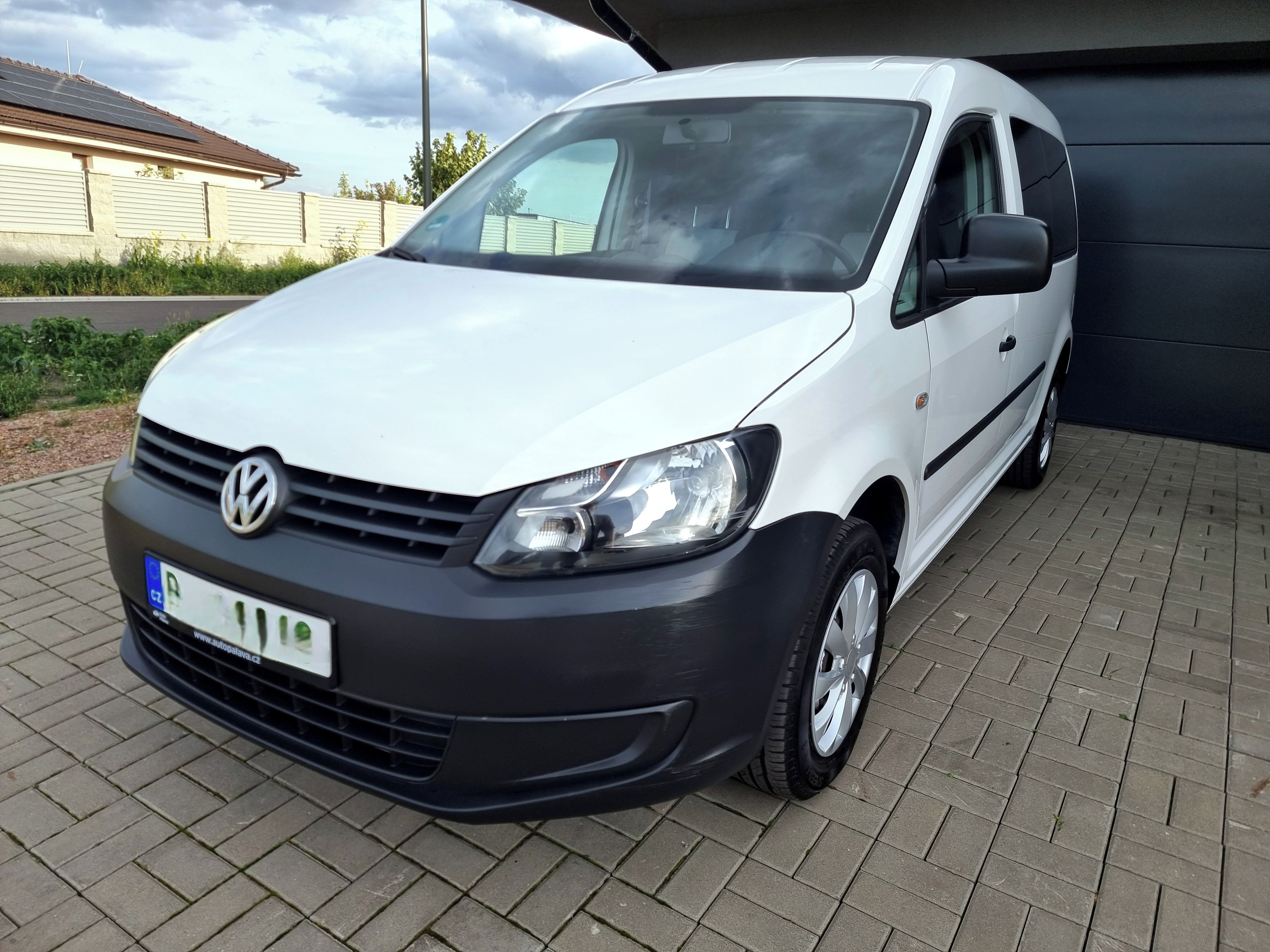 Volkswagen Caddy, MAXI | NÁJEZD 208TIS | Pěkná - fotka 2