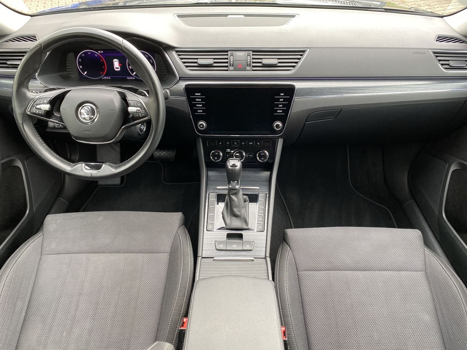 Škoda Superb, Combi 2.0 TDI DSG Style - fotka 5