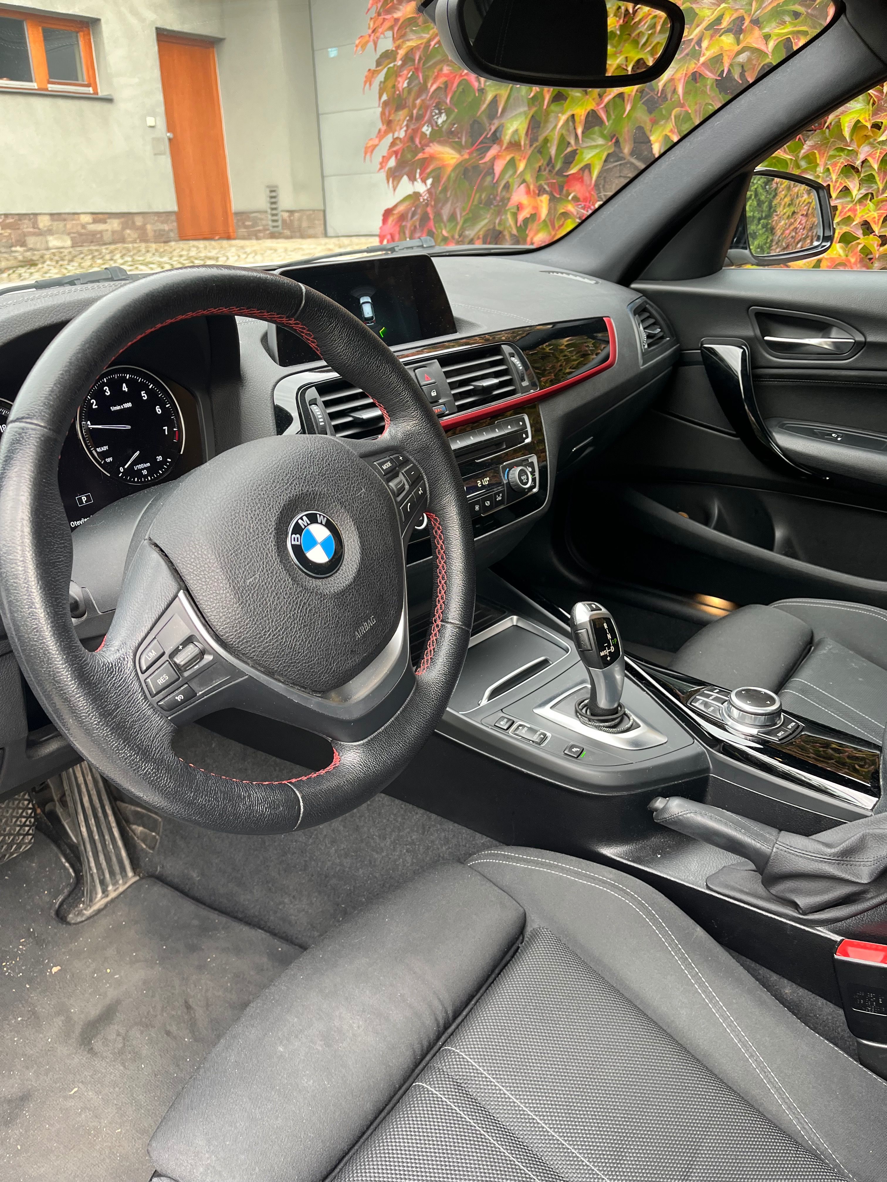 BMW Řada 1, BMW 1 , 18i automat CZ - fotka 2