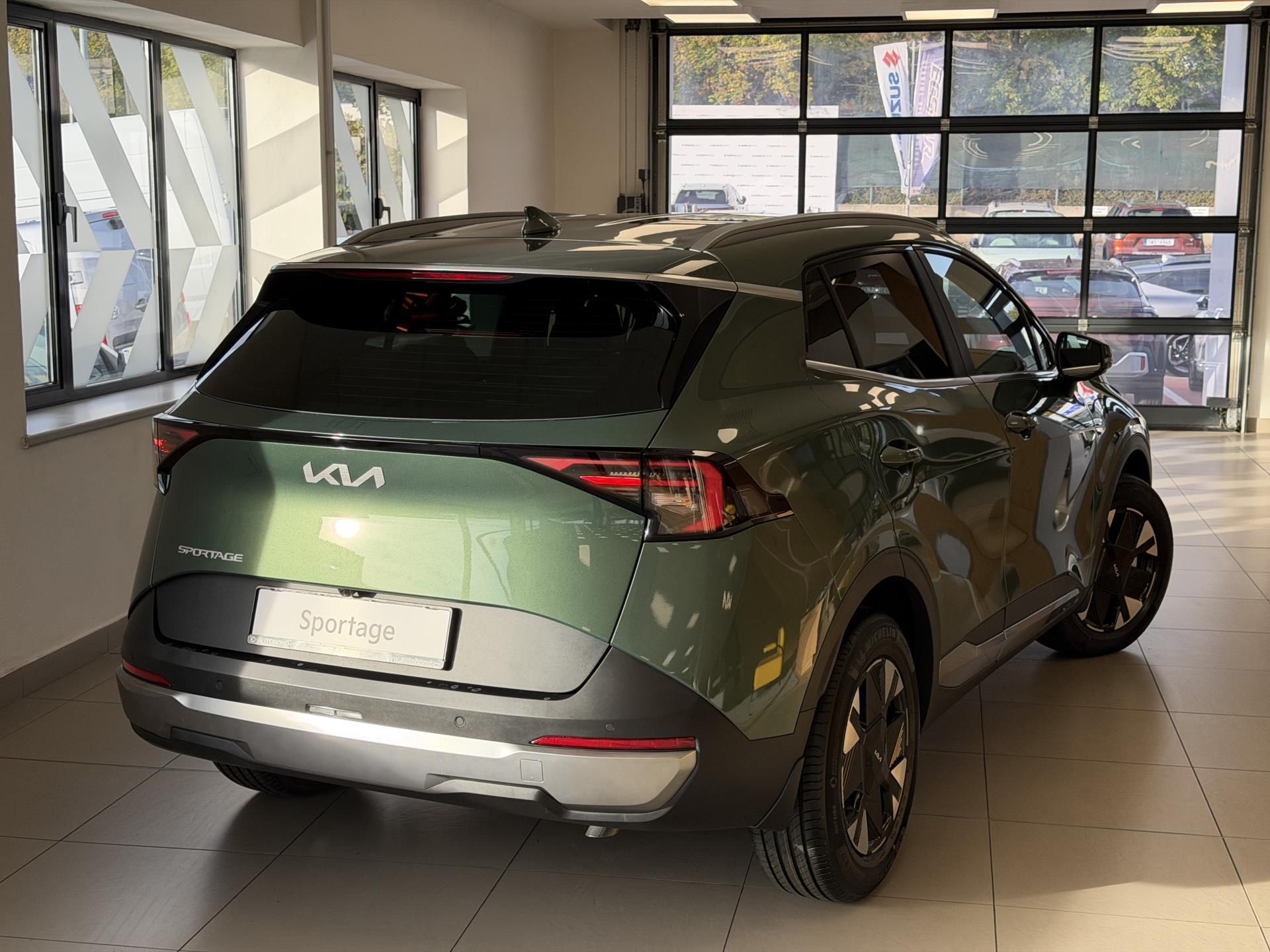 Kia Sportage, 1,6 T-GDi GPF 4x2 7DCT EXCLUSI - fotka 2