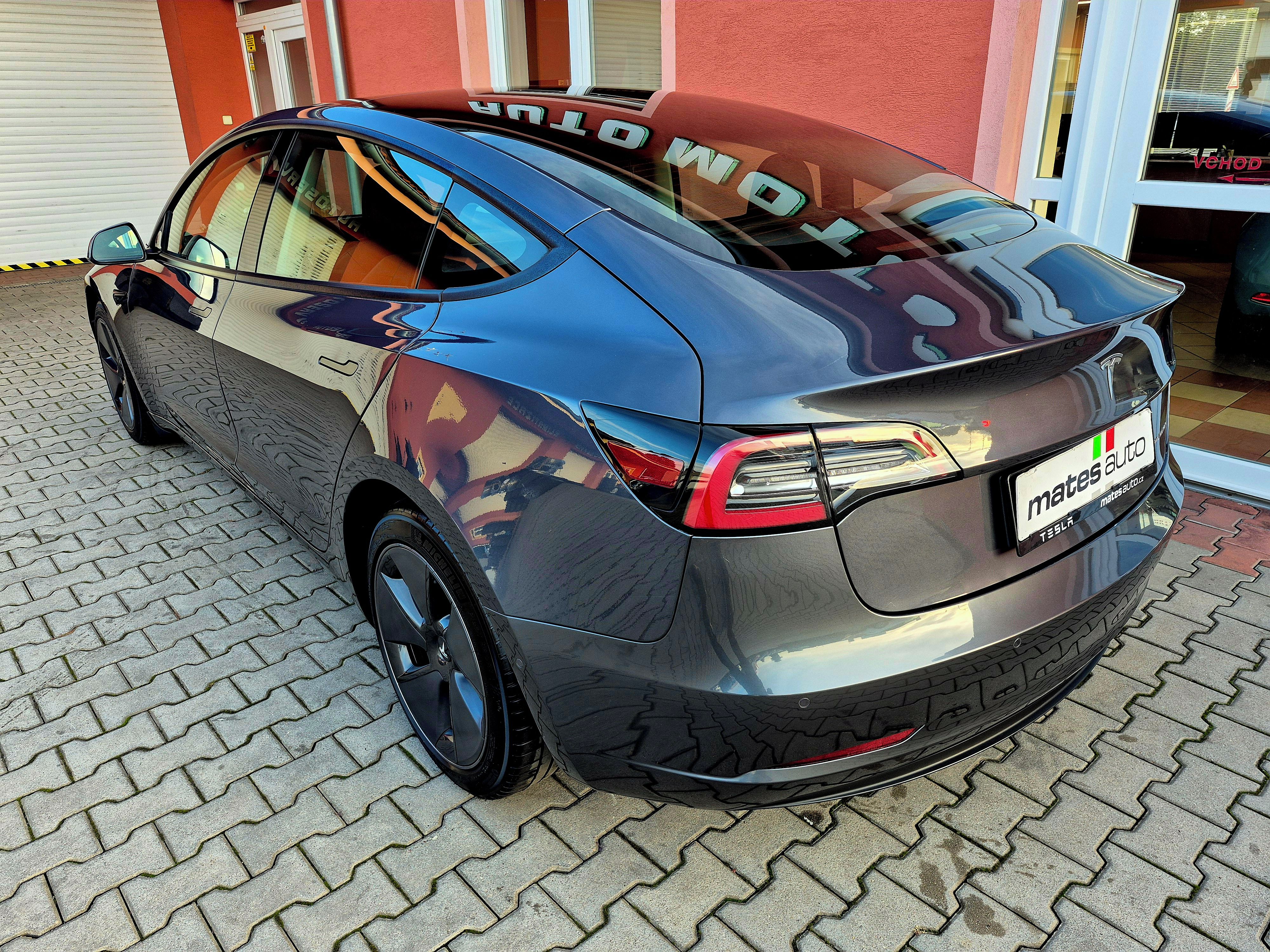 Tesla Model 3, Long Range Dual Motor 366 kW - fotka 3