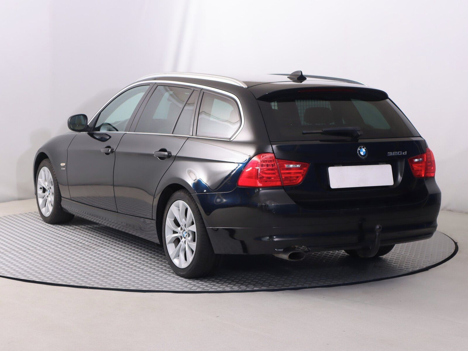 BMW Řada 3, 320 d xDrive, 4X4 - fotka 4