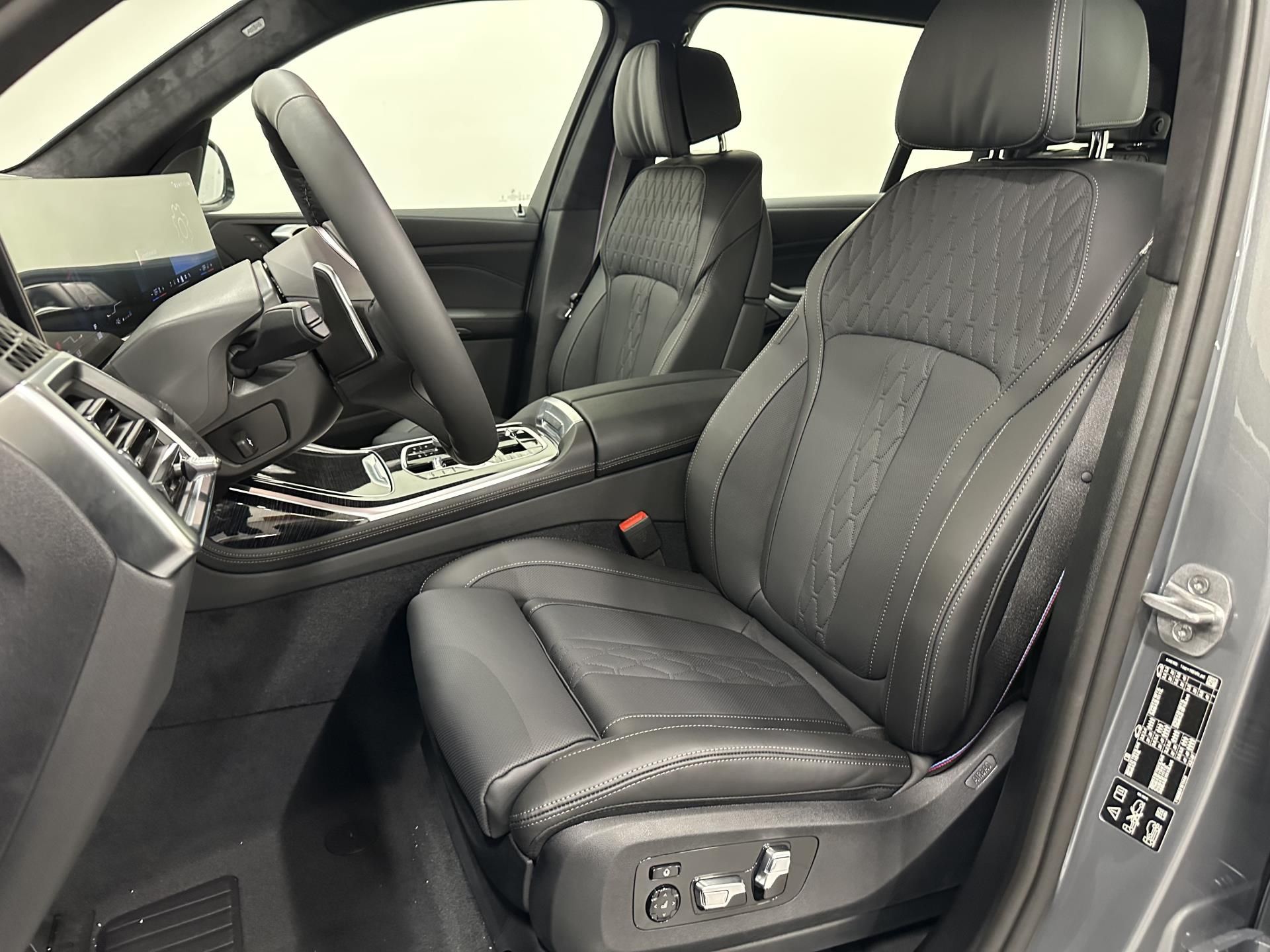 BMW X7, X7 xDrive40d - fotka 6